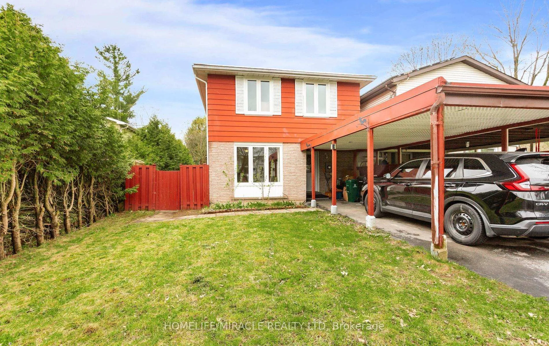 Photo 4 of Unit A, 501 Glenelm Crescent, Waterloo, Lakeshore Village — HOMEH