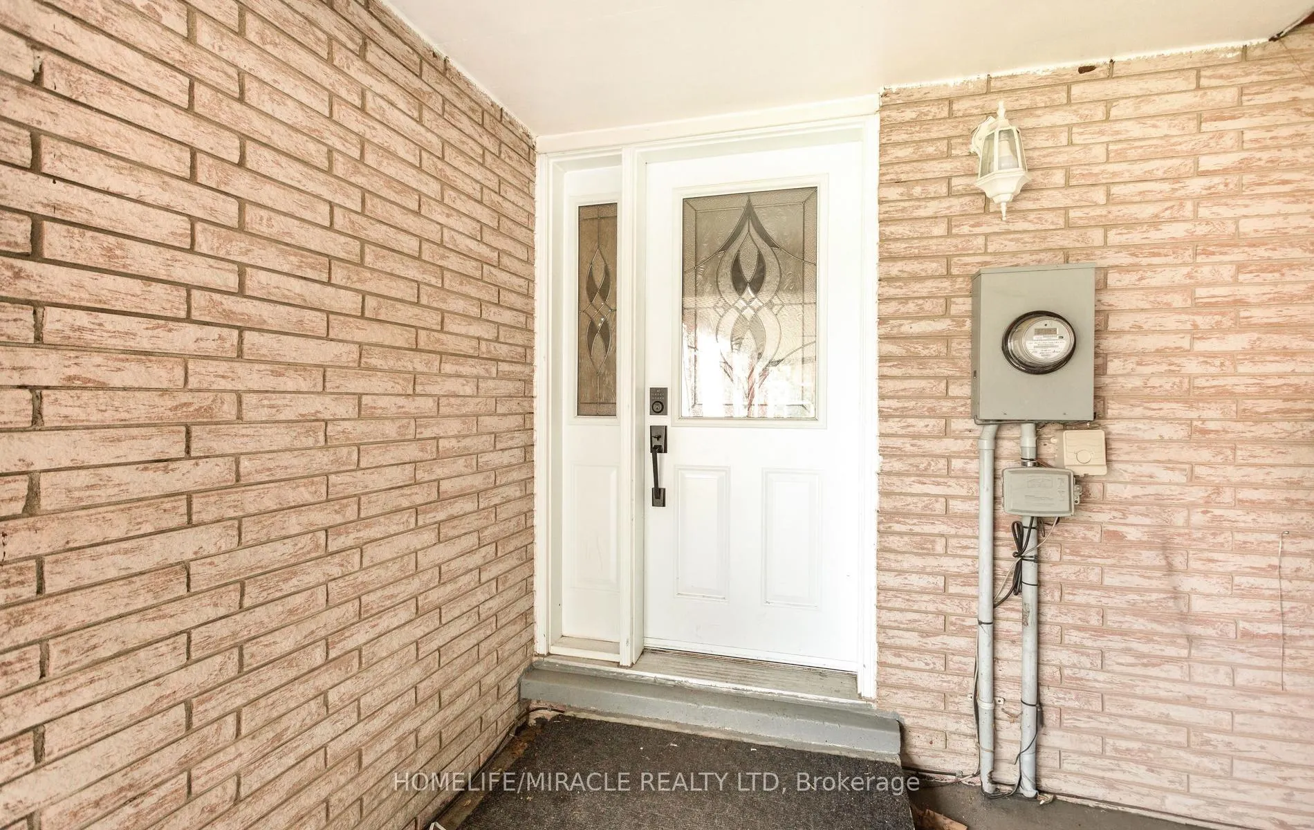 Photo 6 of Unit A, 501 Glenelm Crescent, Waterloo, Lakeshore Village — HOMEH