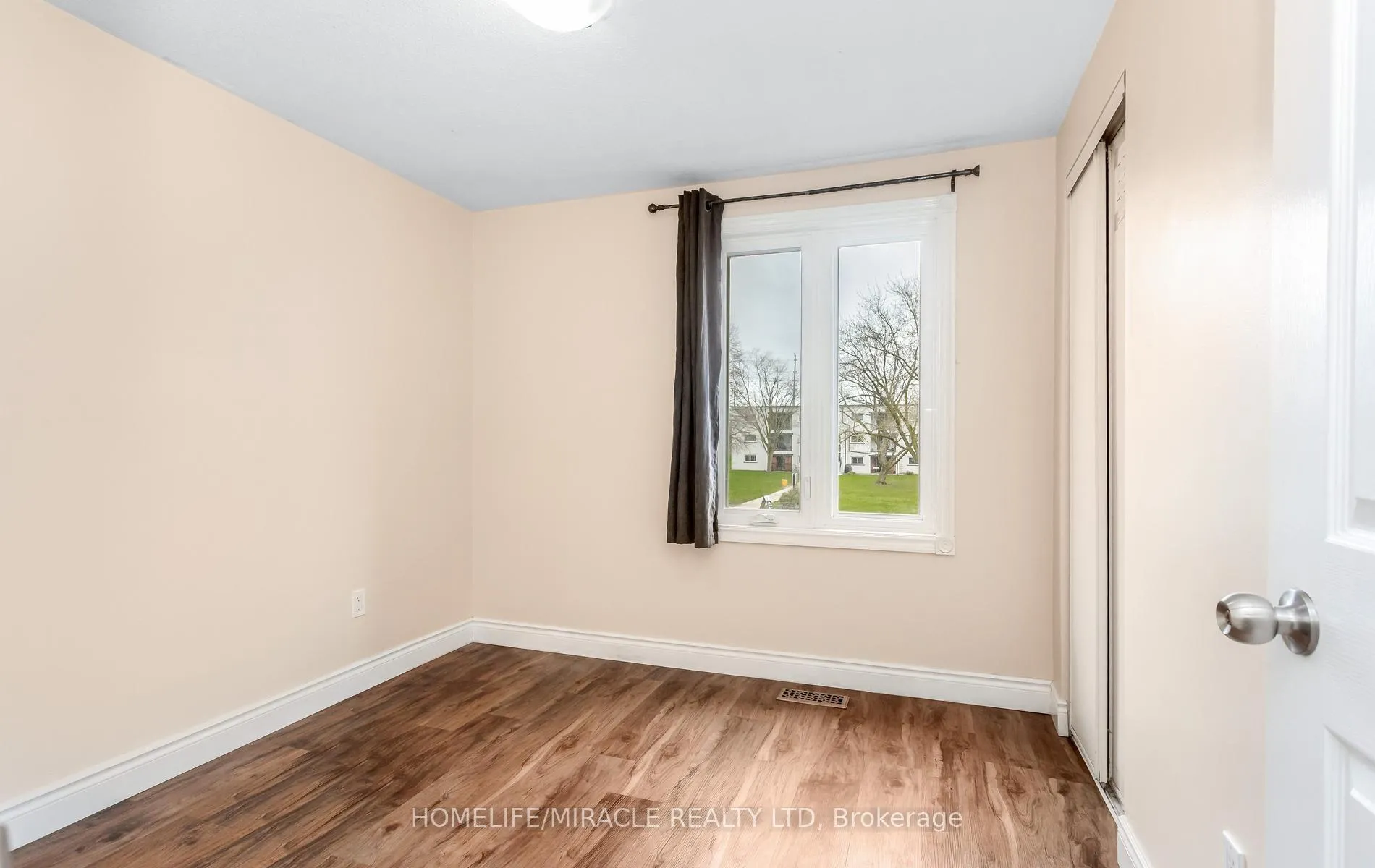 Photo 24 of Unit A, 501 Glenelm Crescent, Waterloo, Lakeshore Village — HOMEH