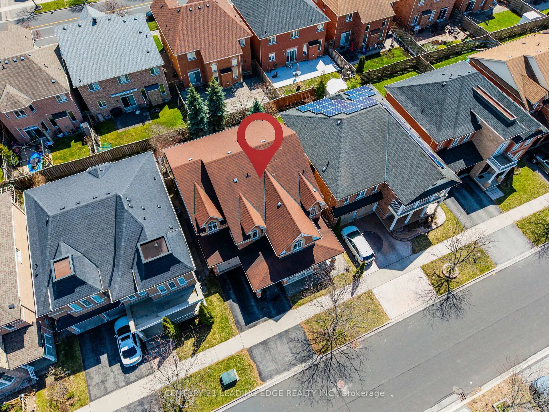 Photo 3 of 13 Forestbrook Drive, Markham, Box Grove — HOMEH