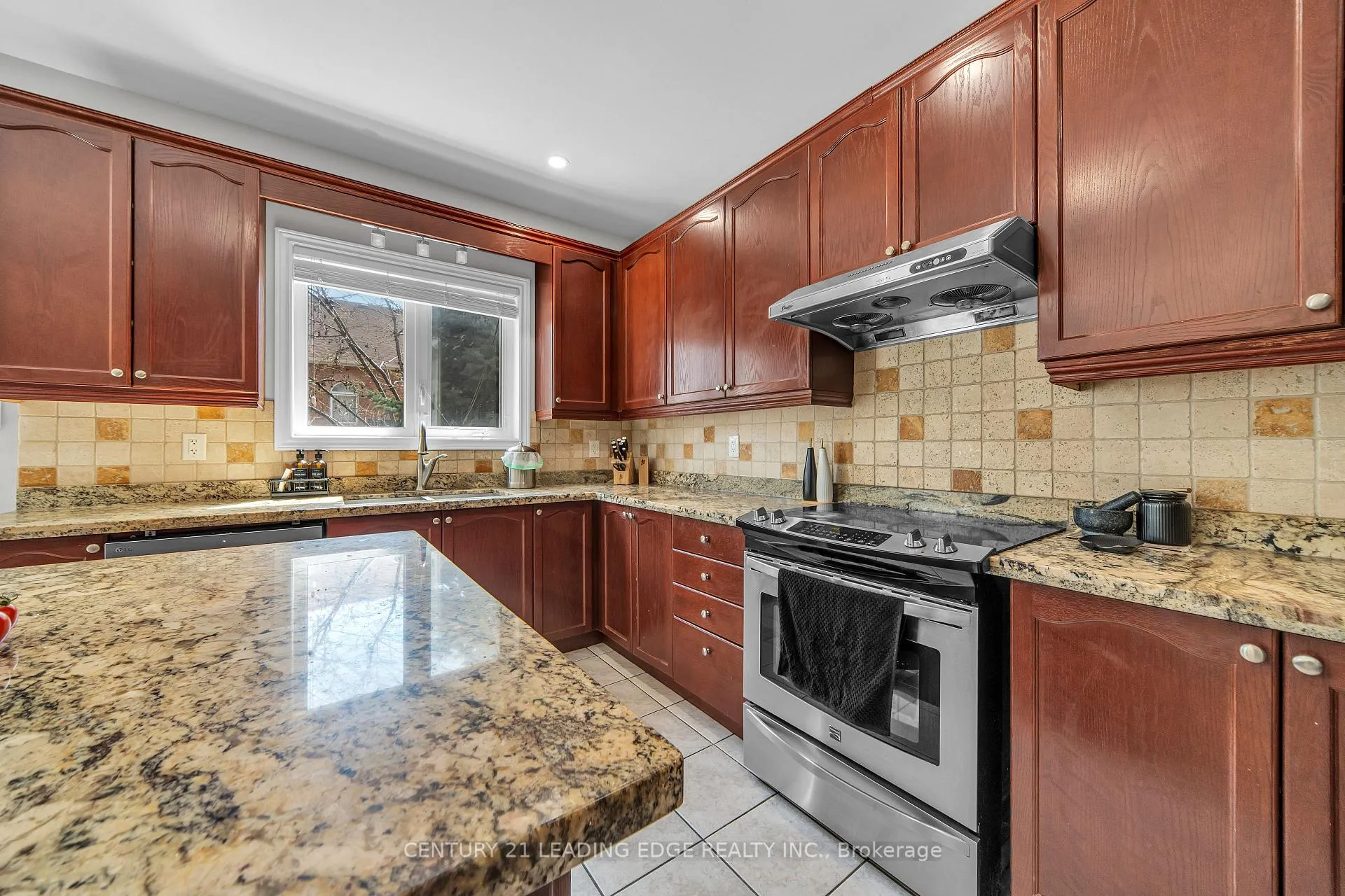Photo 17 of 13 Forestbrook Drive, Markham, Box Grove — HOMEH