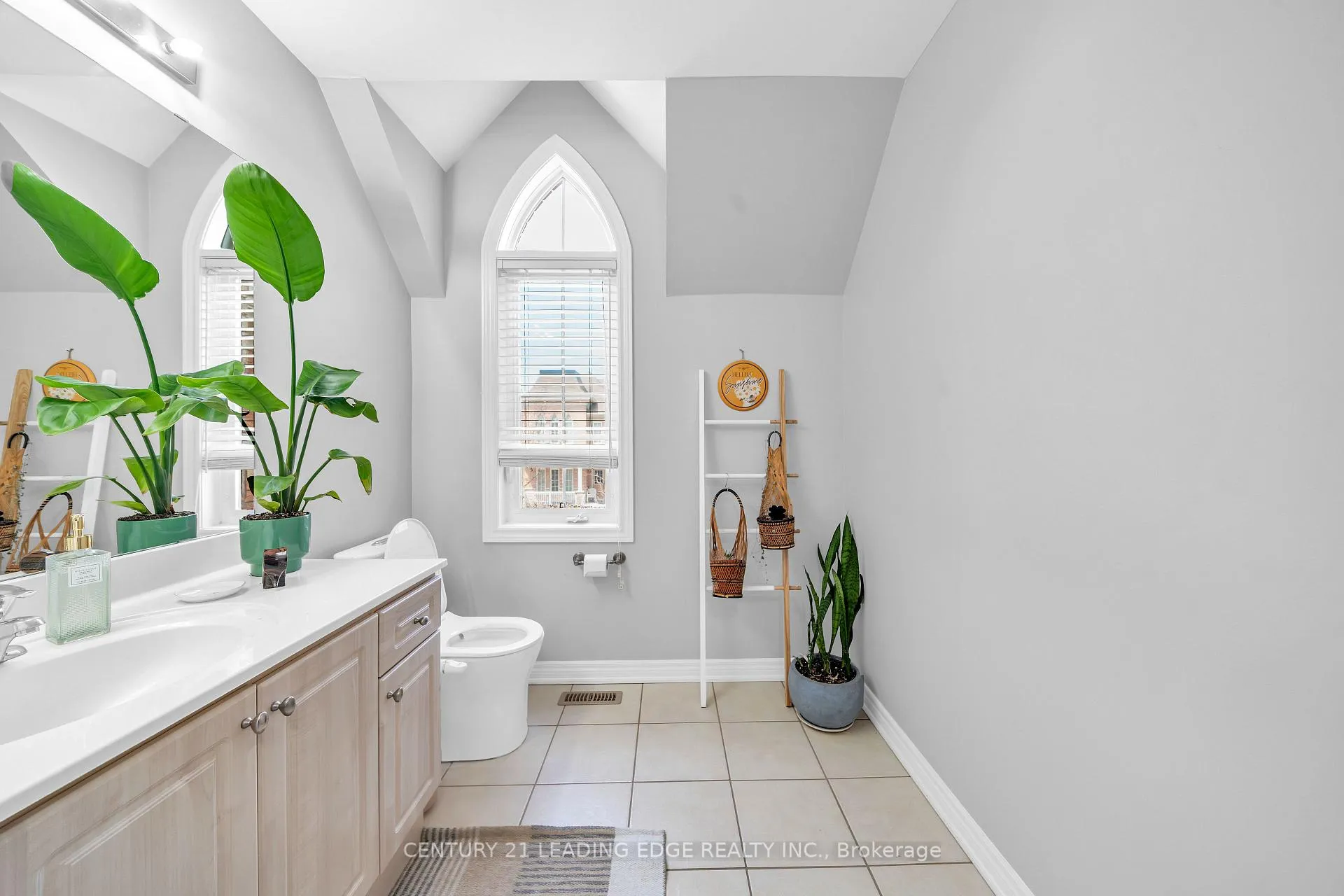Photo 32 of 13 Forestbrook Drive, Markham, Box Grove — HOMEH