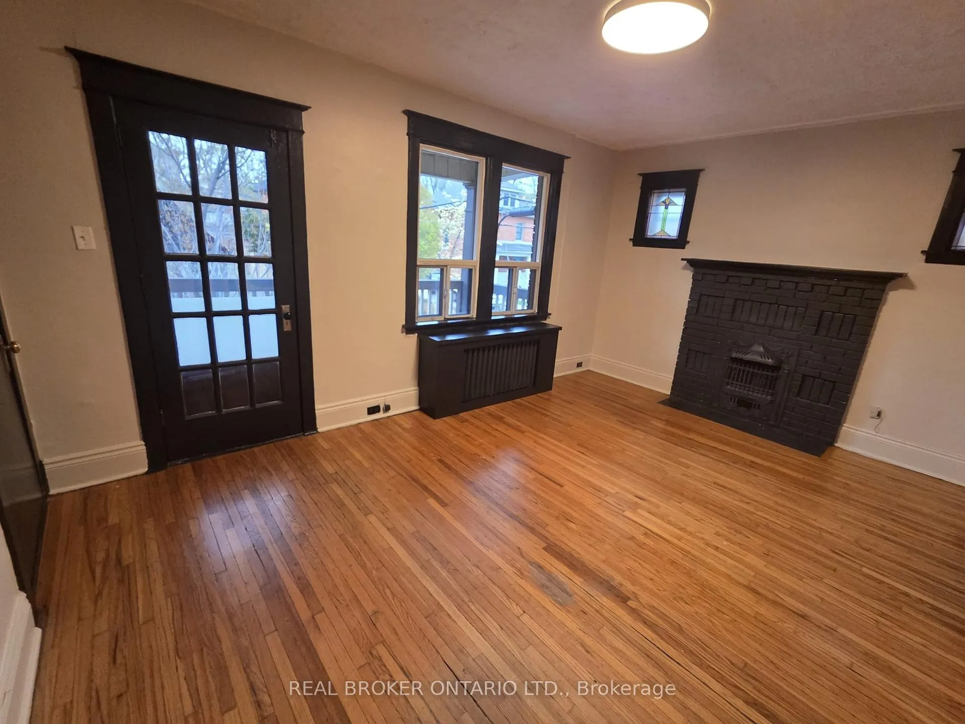 Photo 4 of Unit 10, 4 Hyde Park Avenue, Hamilton, Kirkendall — HOMEH