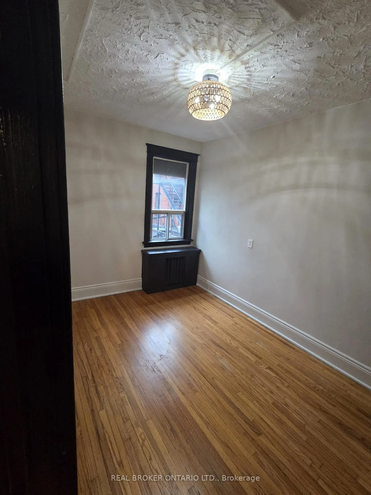 Photo 11 of Unit 10, 4 Hyde Park Avenue, Hamilton, Kirkendall — HOMEH