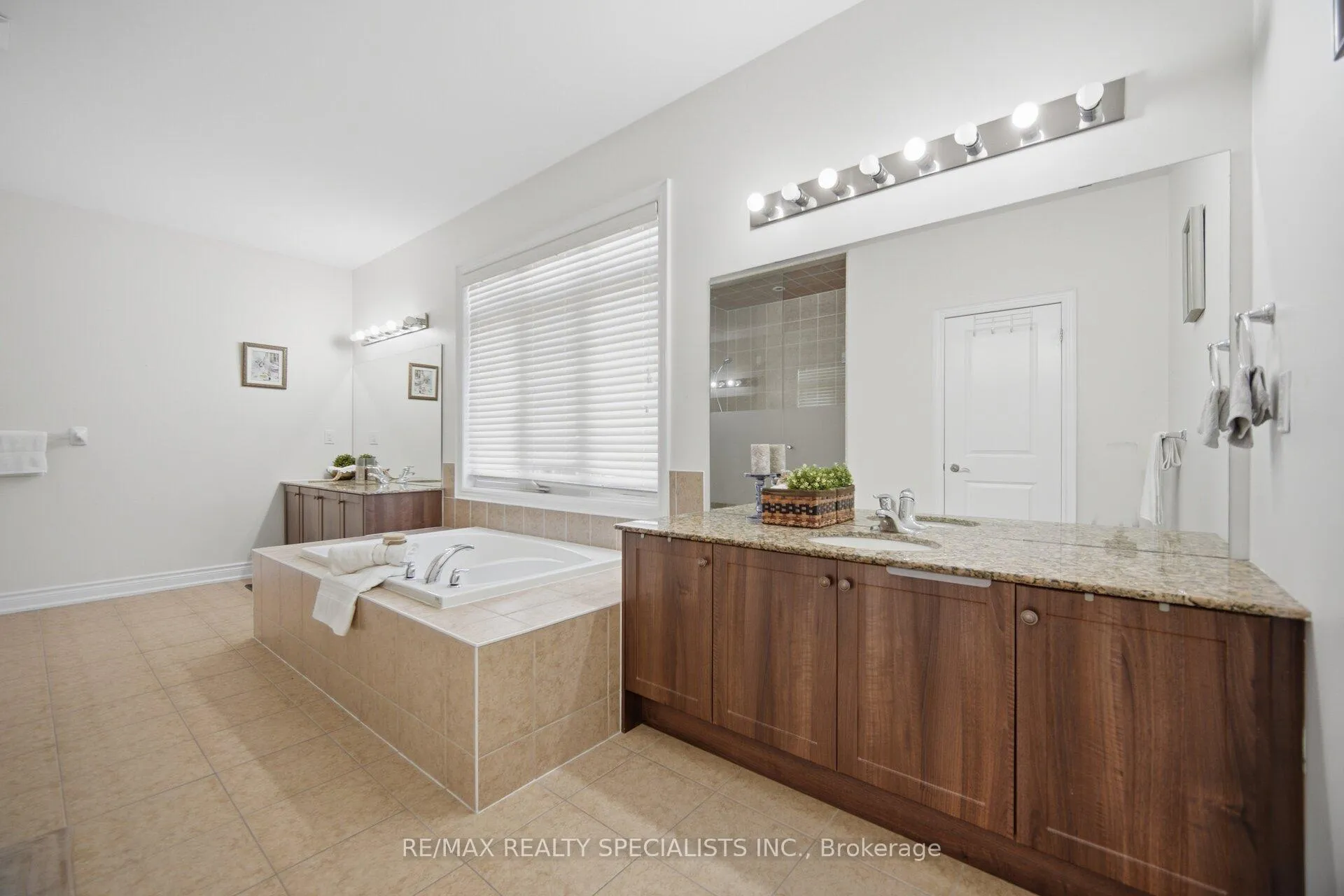 Photo 16 of 8835 Creditview Road, Brampton, Credit Valley — HOMEH