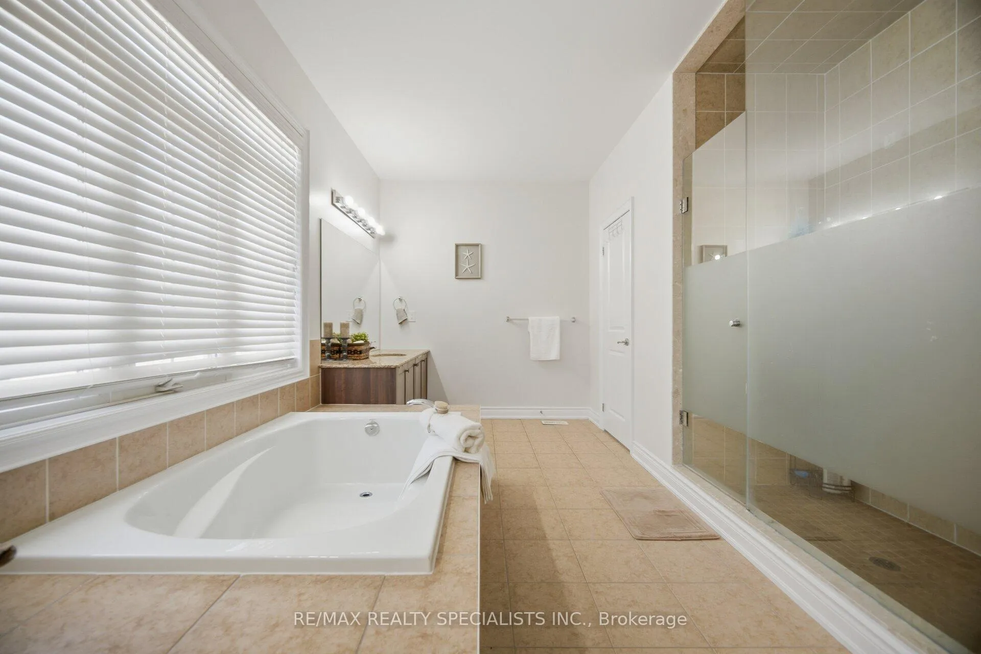Photo 17 of 8835 Creditview Road, Brampton, Credit Valley — HOMEH