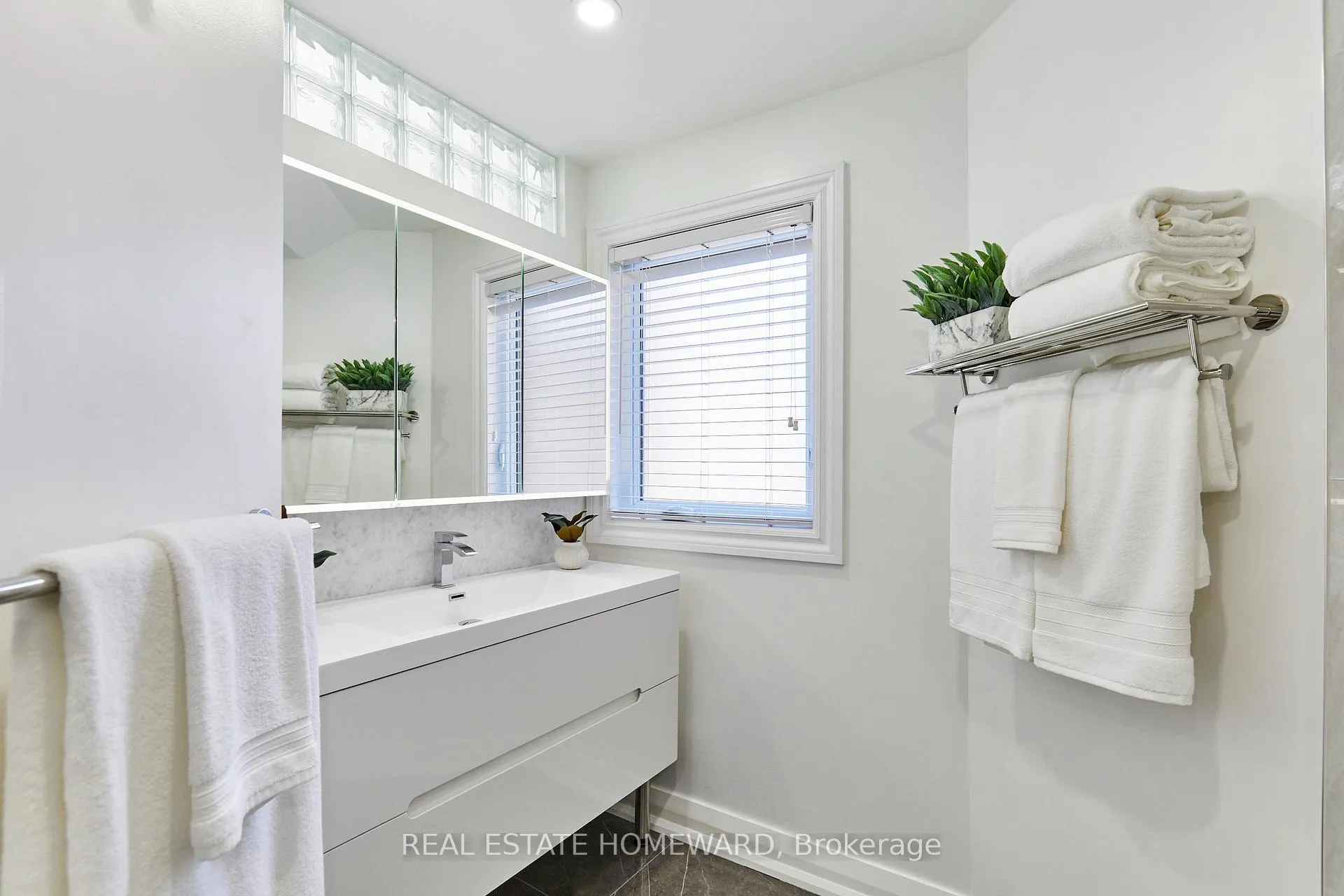 Photo 19 of 117 Edgewood Avenue, Toronto, Woodbine Corridor — HOMEH