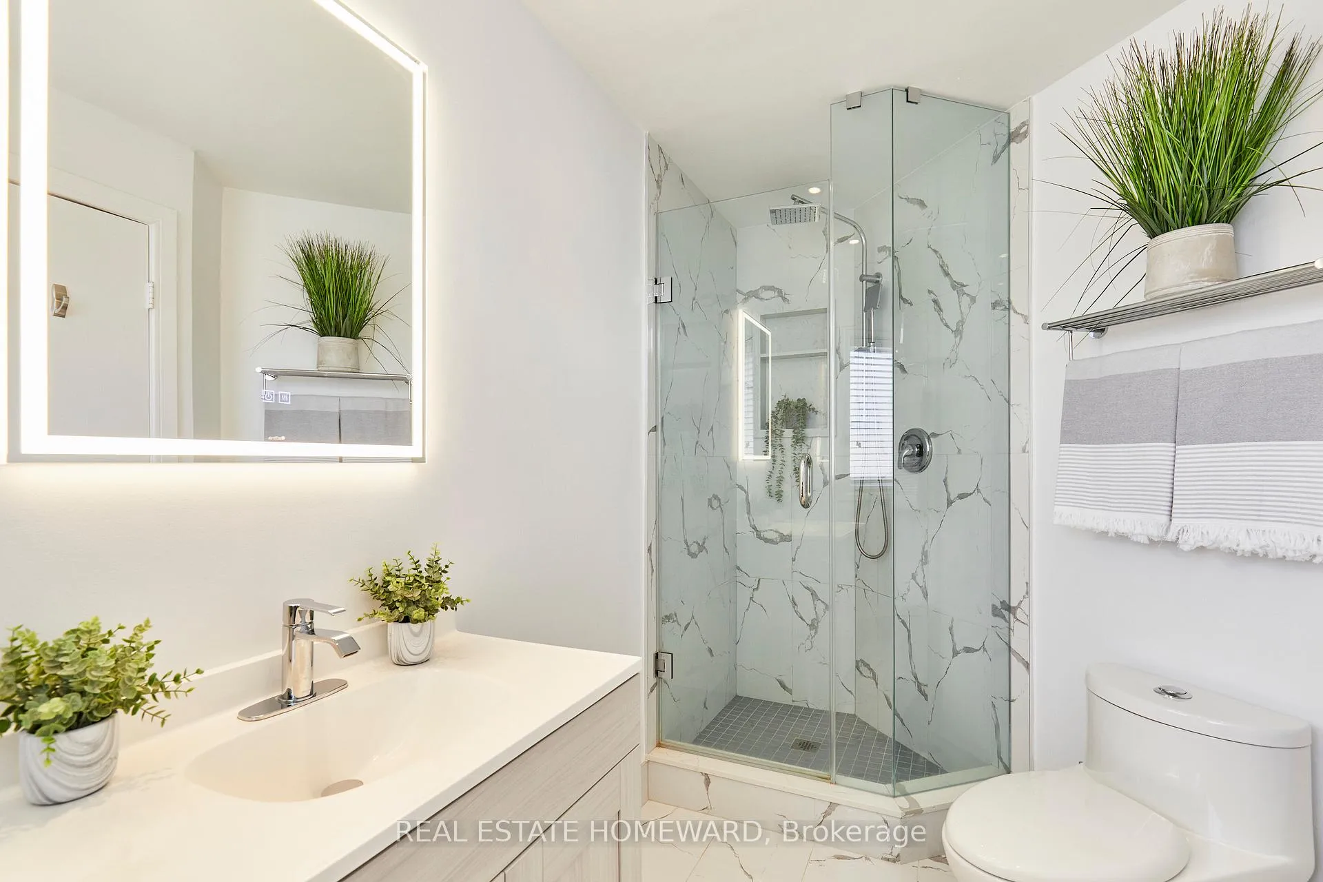 Photo 29 of 117 Edgewood Avenue, Toronto, Woodbine Corridor — HOMEH