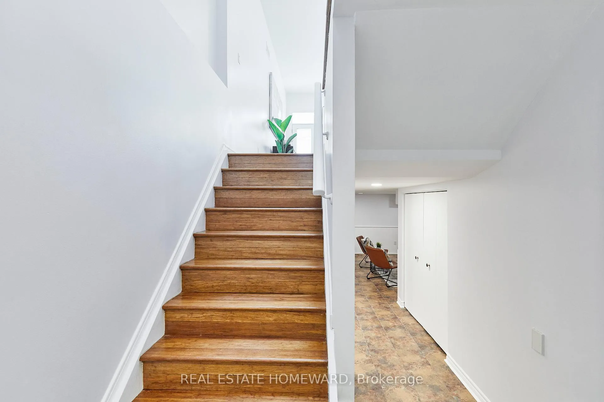 Photo 32 of 117 Edgewood Avenue, Toronto, Woodbine Corridor — HOMEH