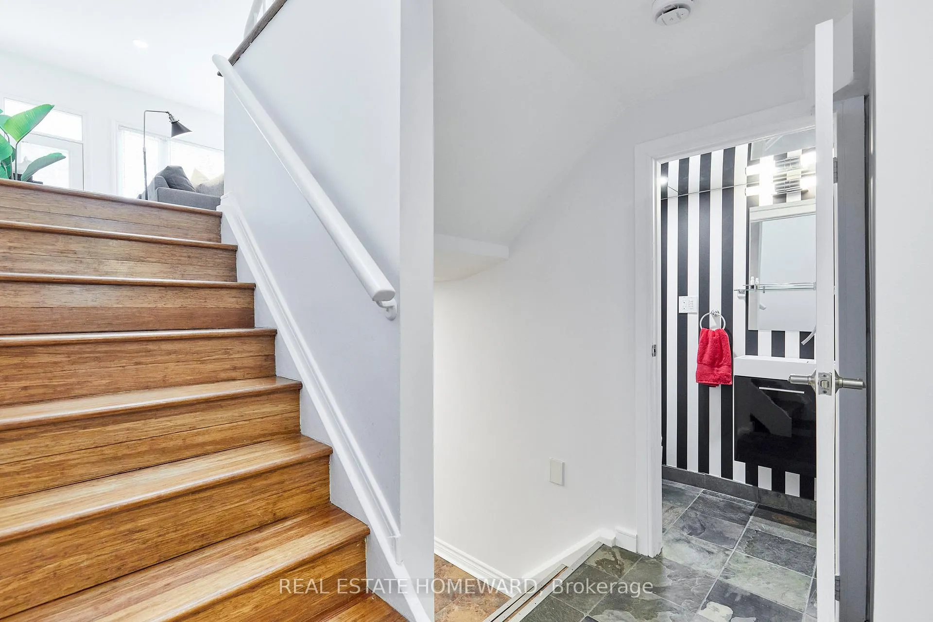 Photo 33 of 117 Edgewood Avenue, Toronto, Woodbine Corridor — HOMEH