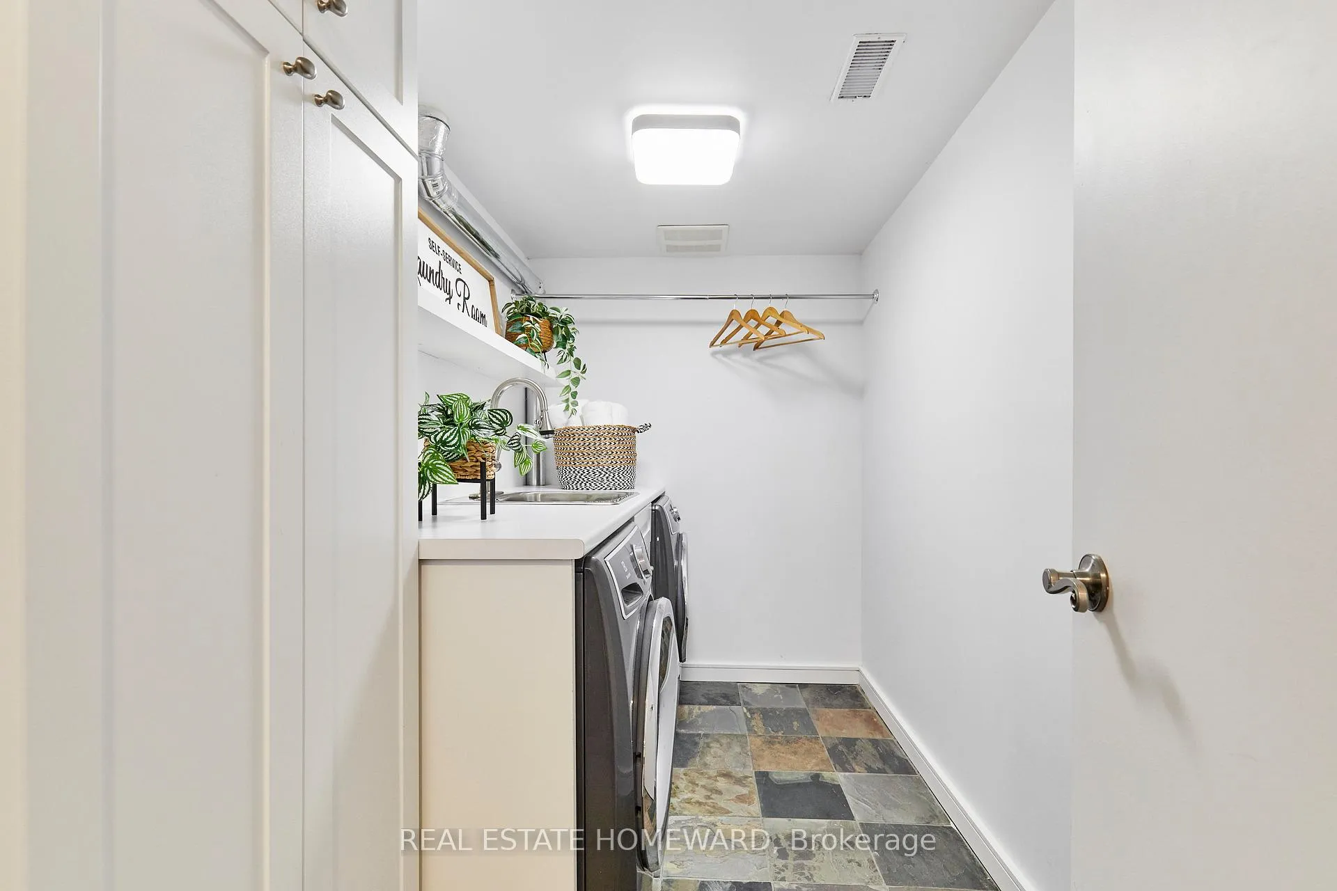 Photo 34 of 117 Edgewood Avenue, Toronto, Woodbine Corridor — HOMEH
