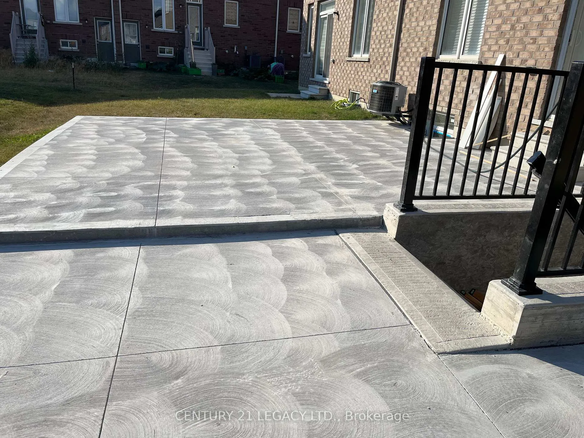 Photo 2 of Basement 18 Ladysmith Street, Brampton, Sandringham-Wellington — HOMEH