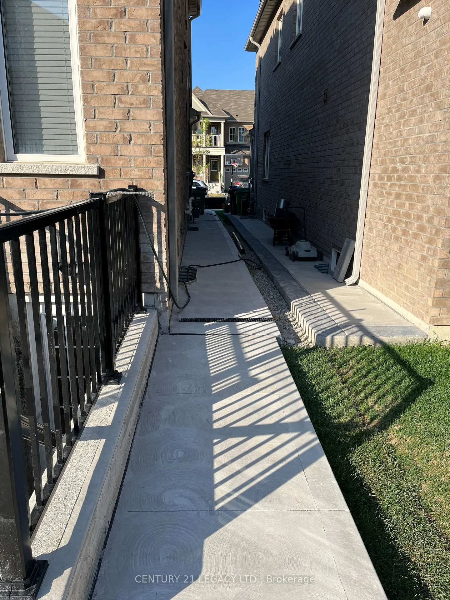 Photo 3 of Basement 18 Ladysmith Street, Brampton, Sandringham-Wellington — HOMEH