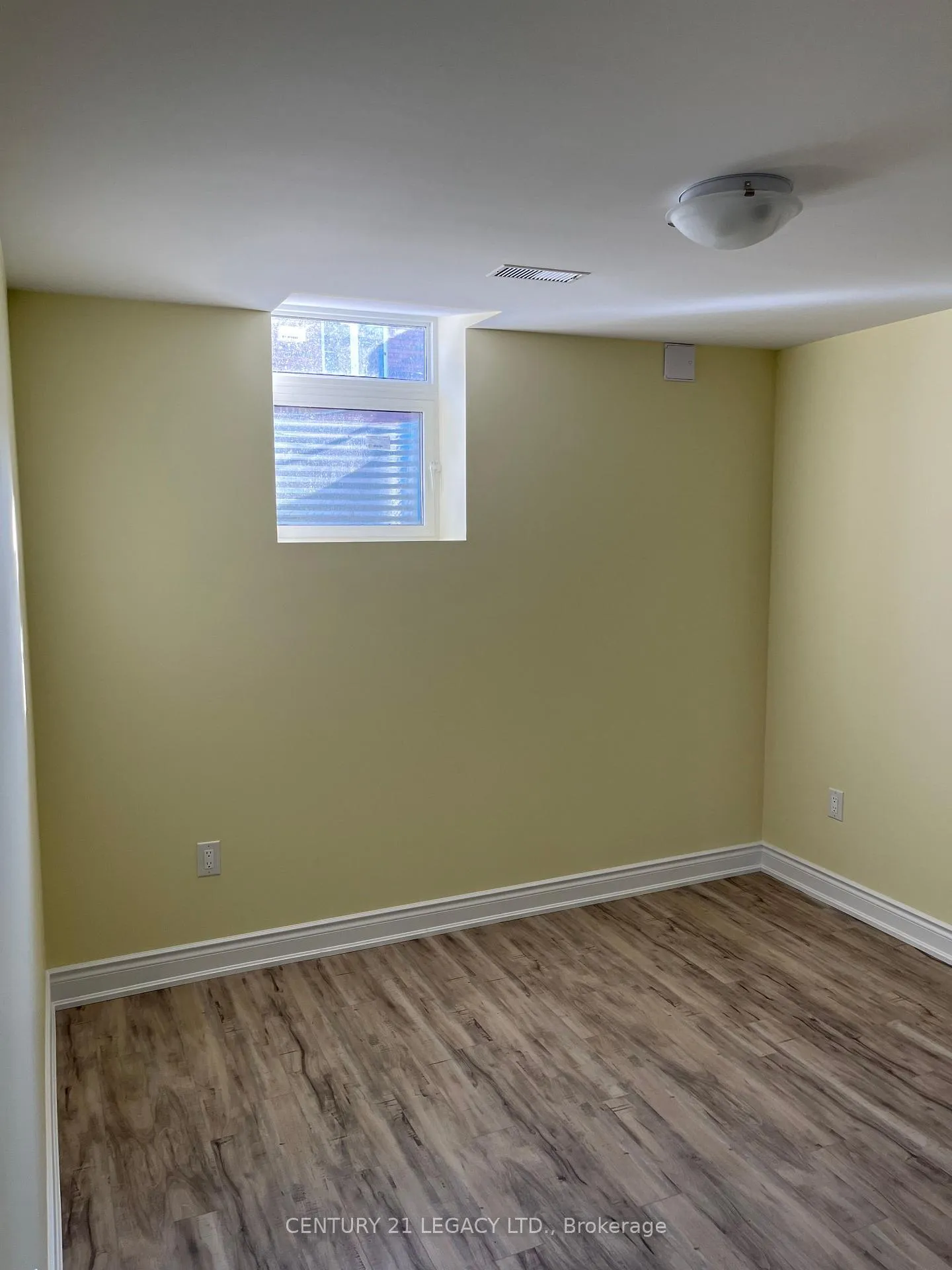 Photo 7 of Basement 18 Ladysmith Street, Brampton, Sandringham-Wellington — HOMEH