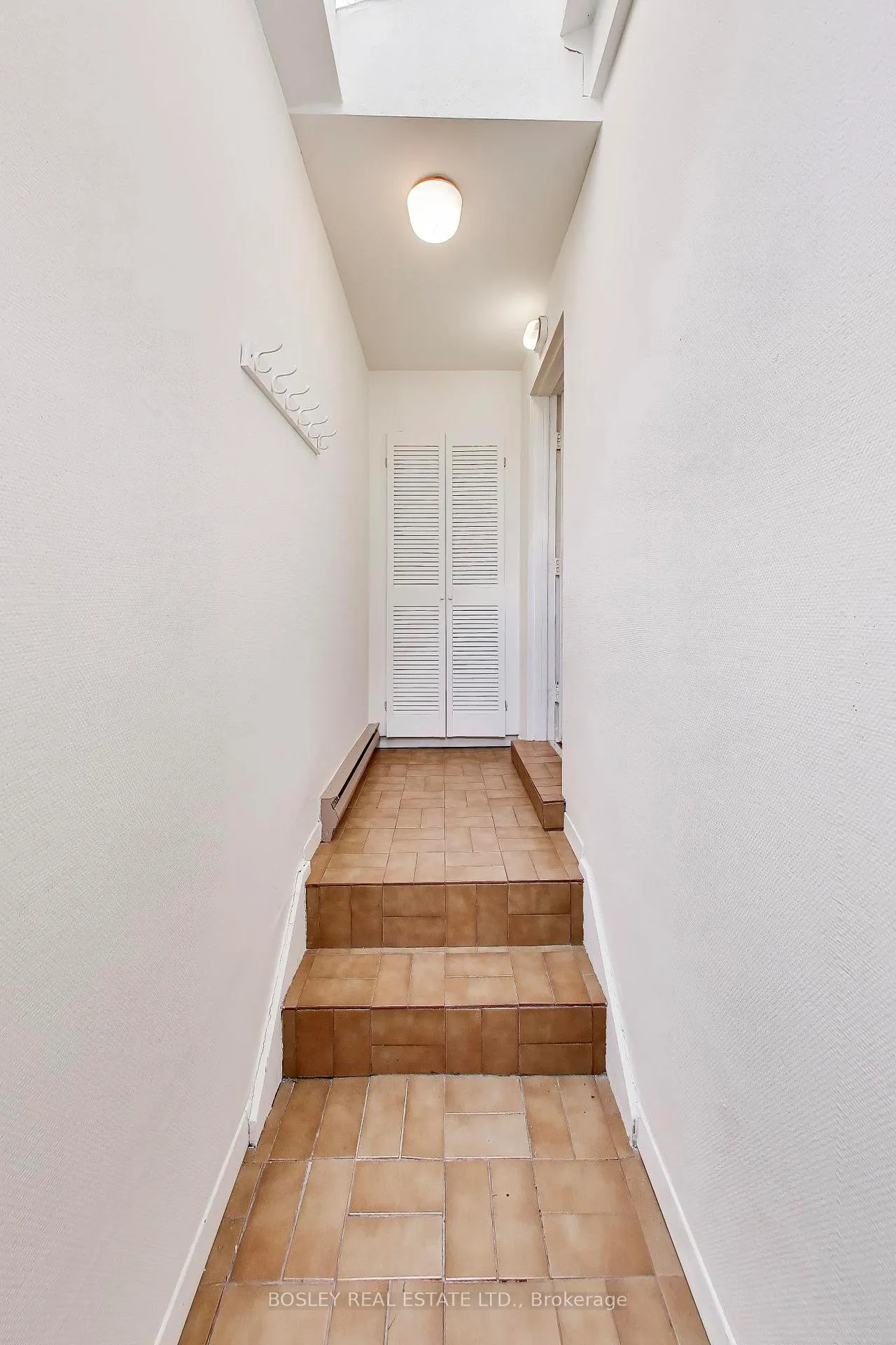 Photo 4 of 341 Cleveland Street, Toronto, Mount Pleasant East — HOMEH