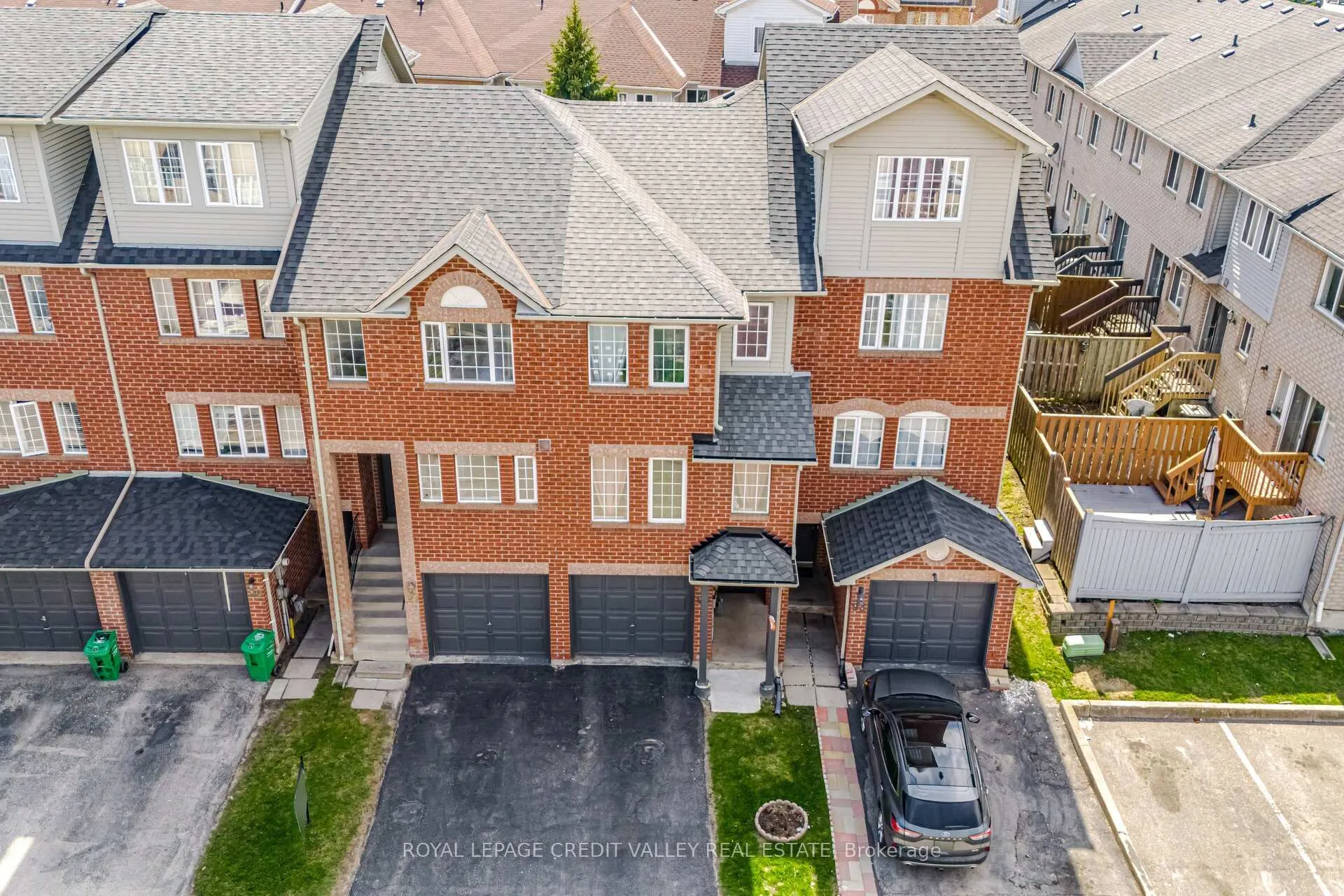 Photo 2 of 95 Spadina Road, Brampton, Brampton West — HOMEH