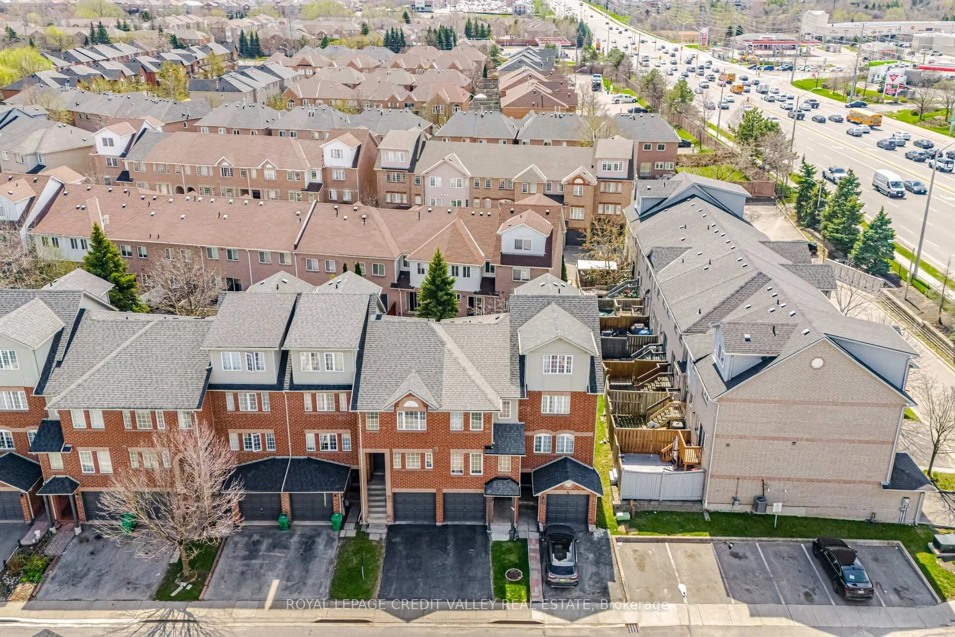Photo 3 of 95 Spadina Road, Brampton, Brampton West — HOMEH