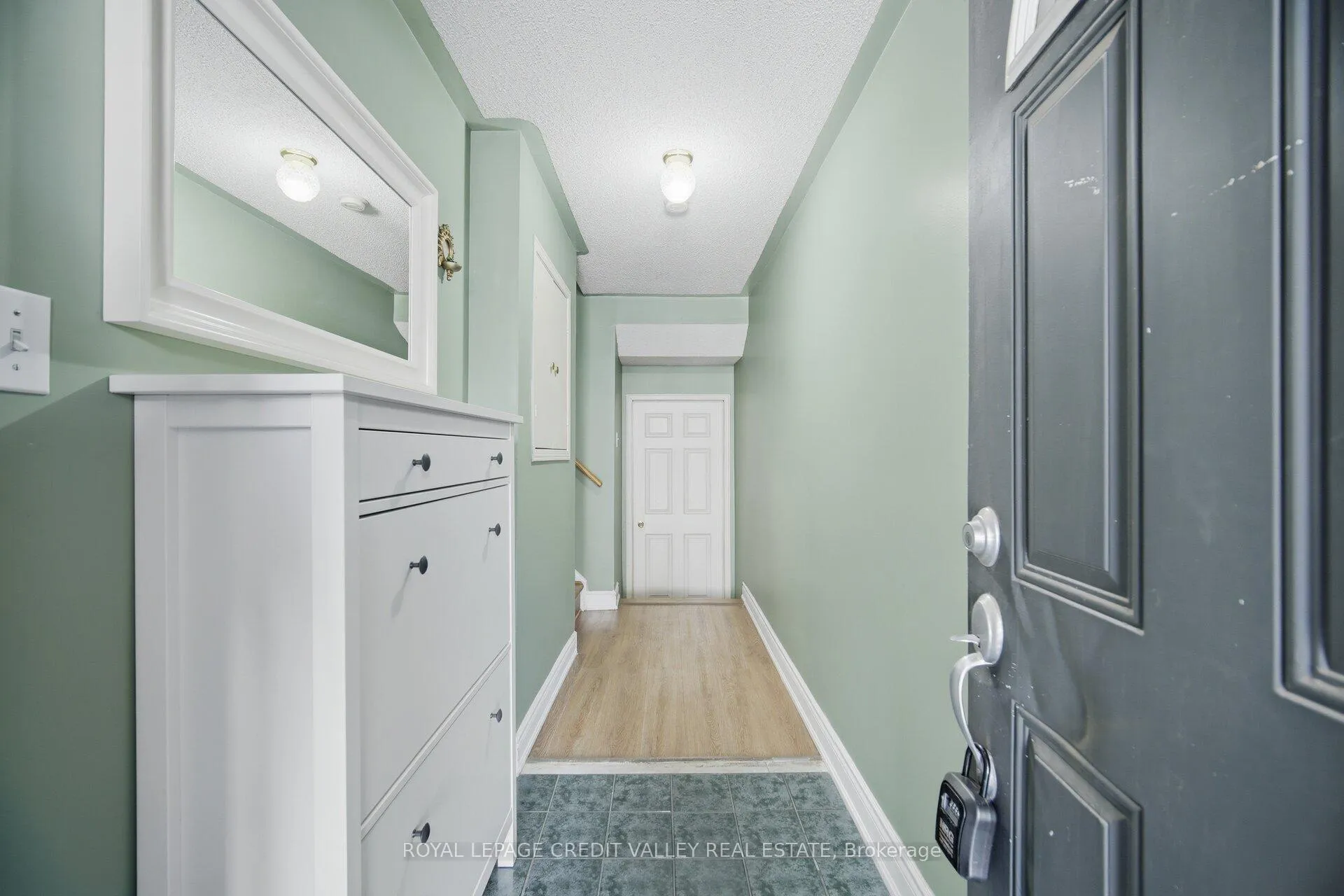 Photo 6 of 95 Spadina Road, Brampton, Brampton West — HOMEH
