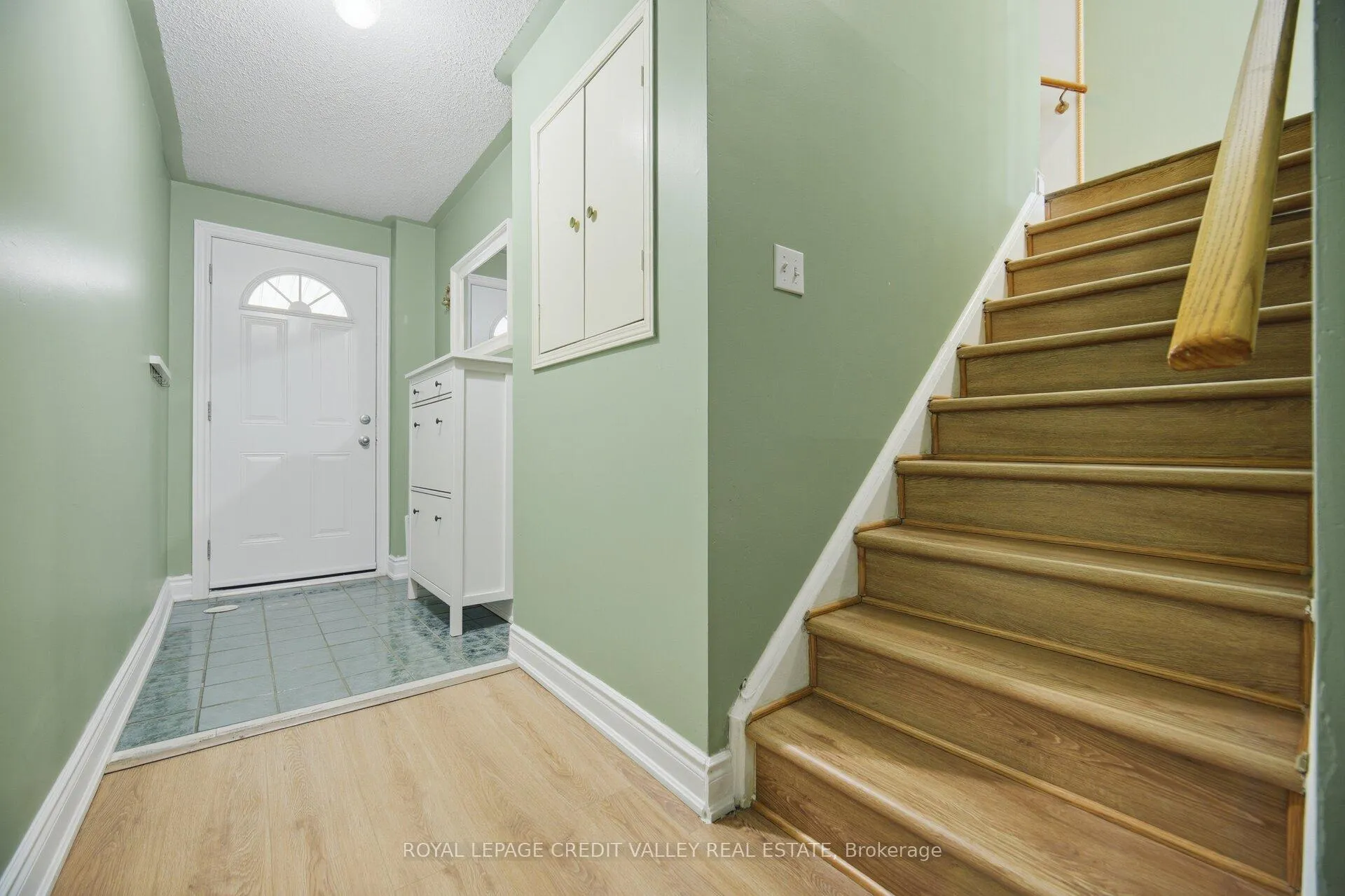 Photo 7 of 95 Spadina Road, Brampton, Brampton West — HOMEH