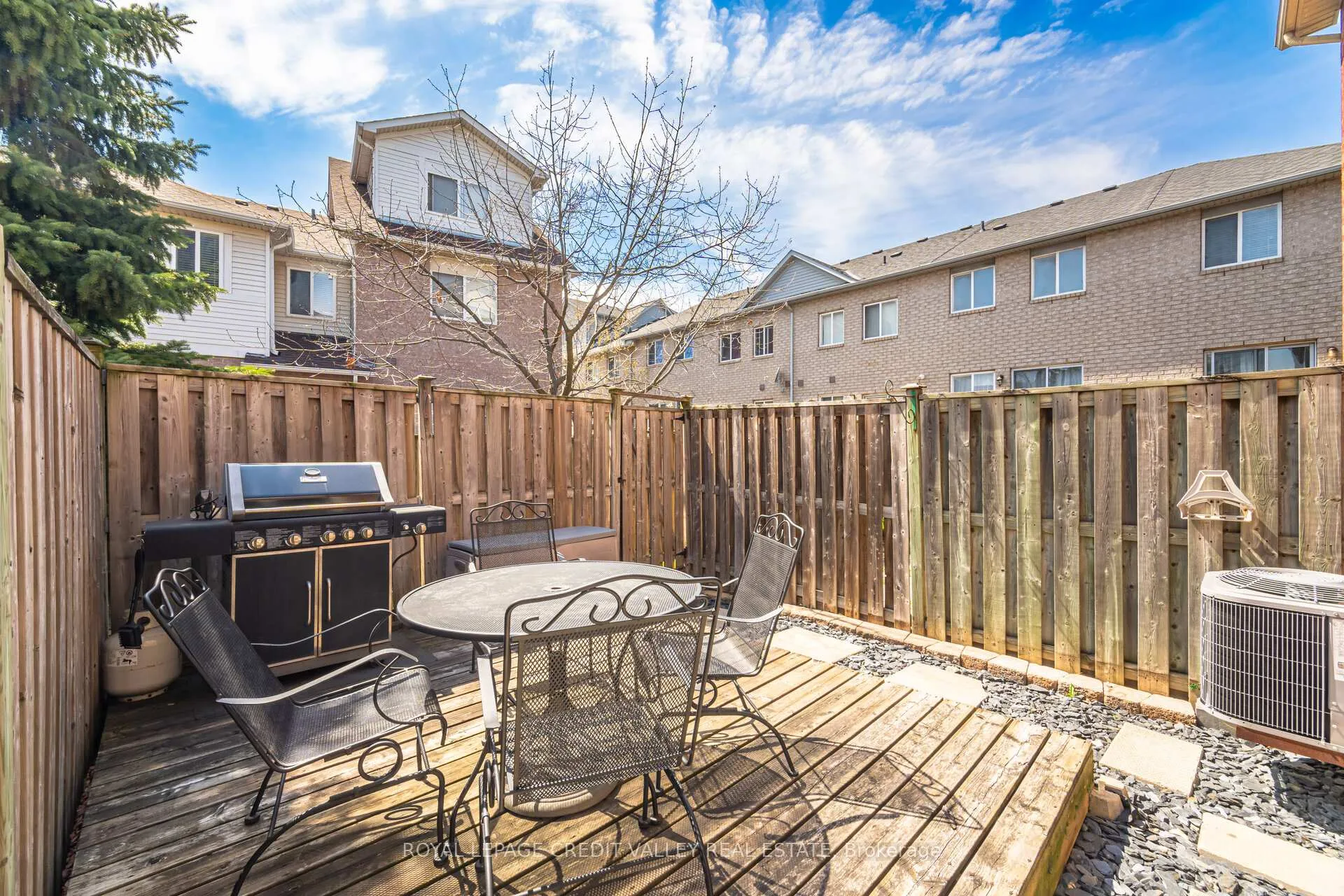 Photo 26 of 95 Spadina Road, Brampton, Brampton West — HOMEH