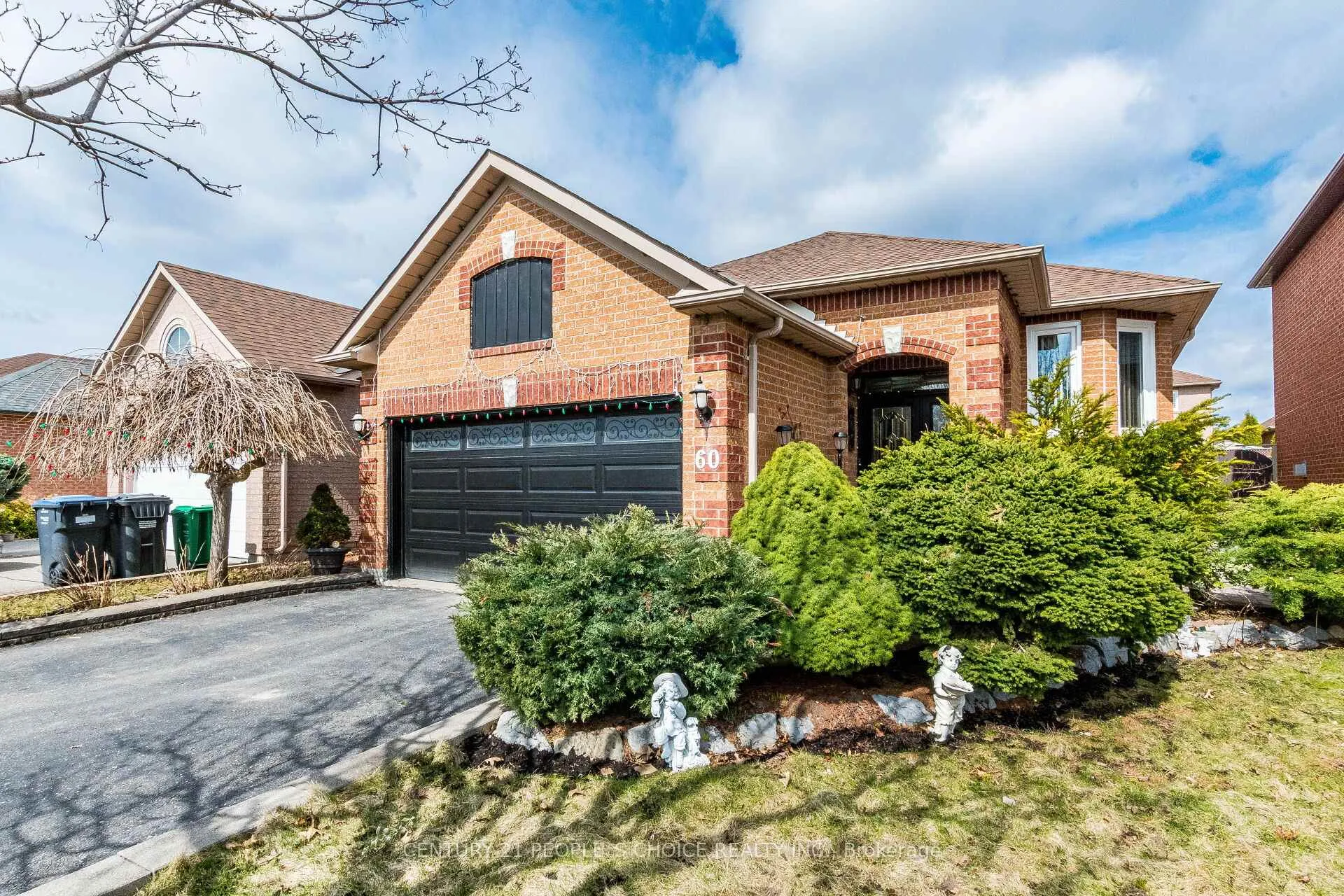 Photo 2 of 60 Red Maple Drive, Brampton, Brampton West — HOMEH