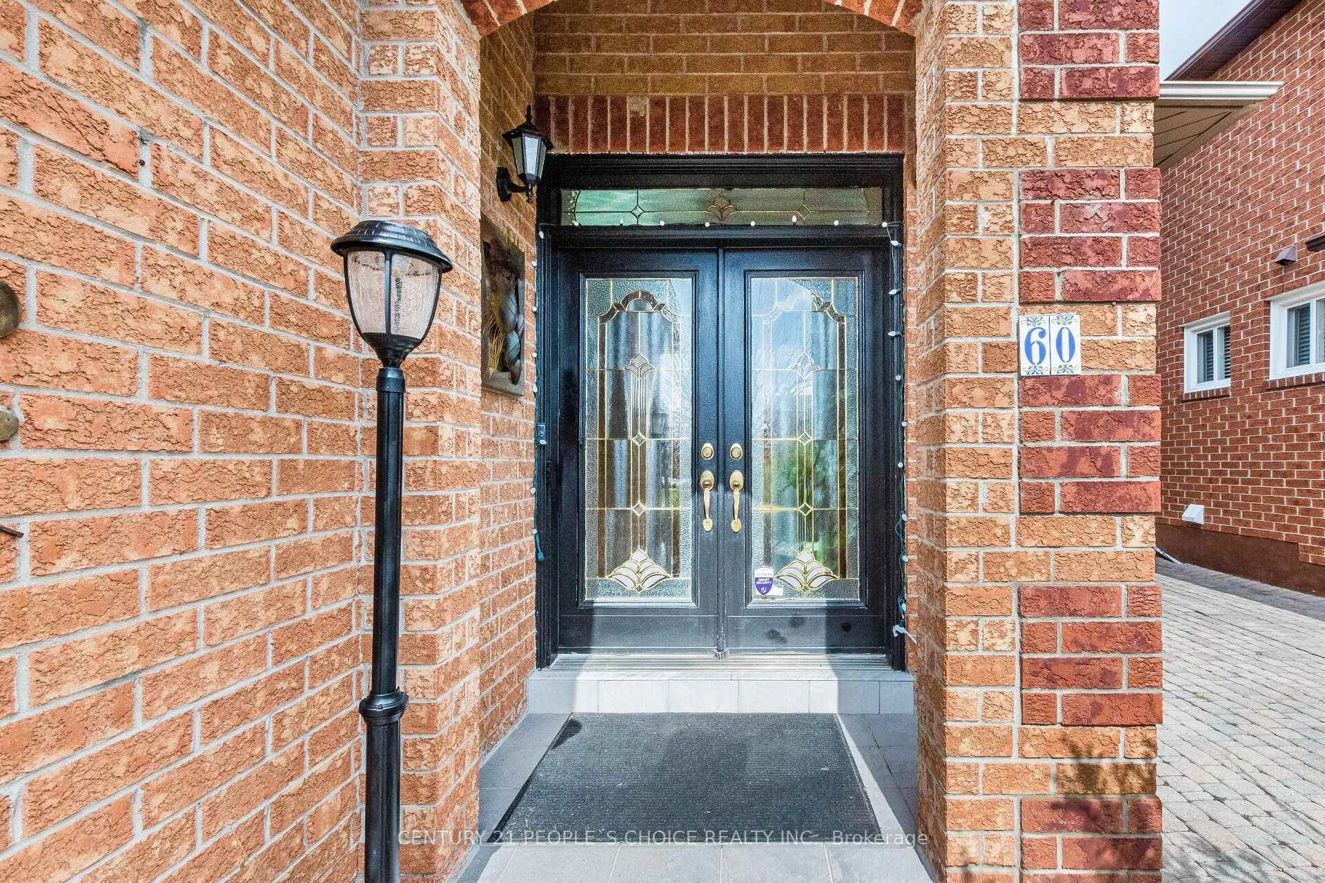 Photo 5 of 60 Red Maple Drive, Brampton, Brampton West — HOMEH