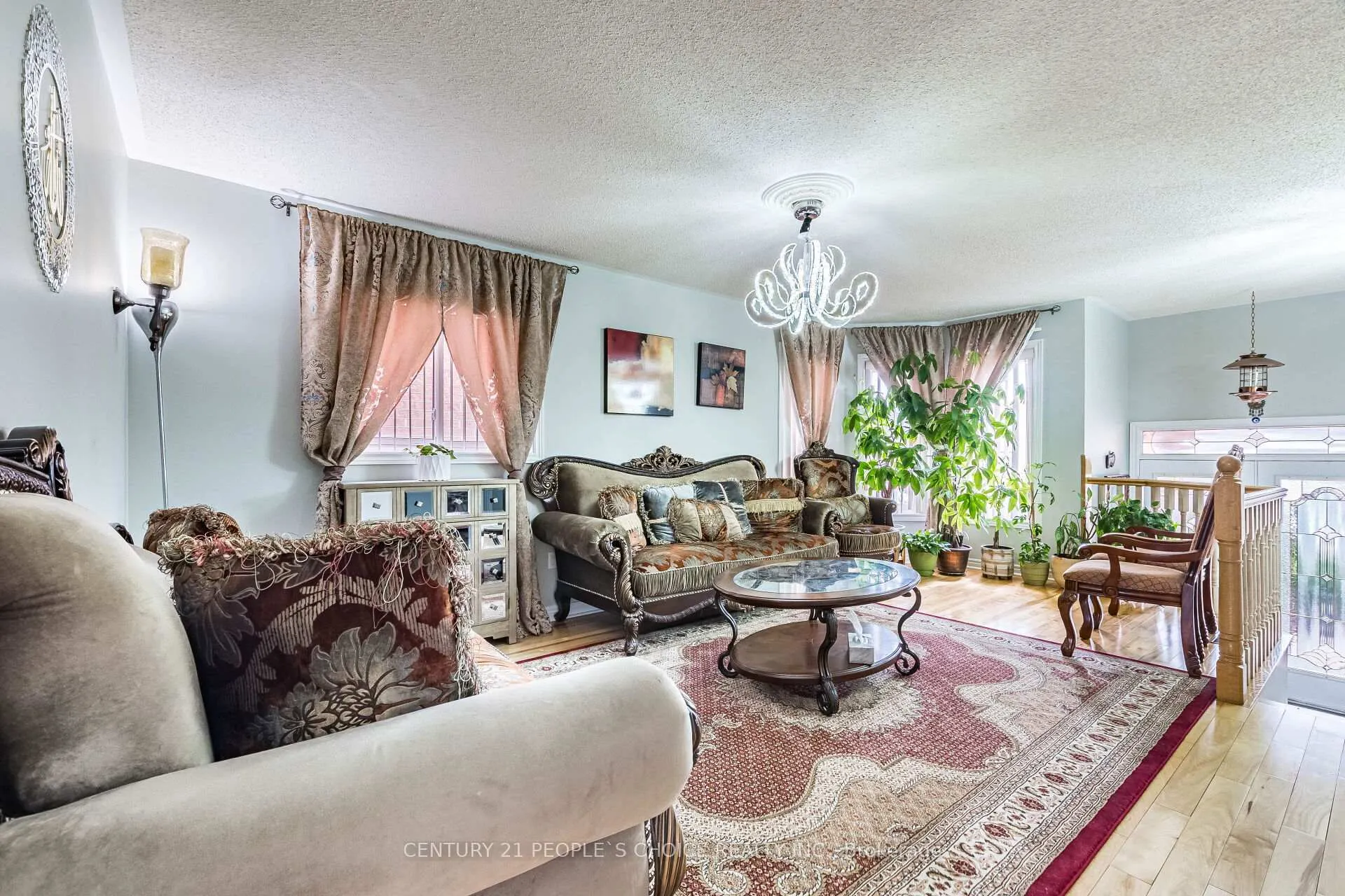 Photo 8 of 60 Red Maple Drive, Brampton, Brampton West — HOMEH