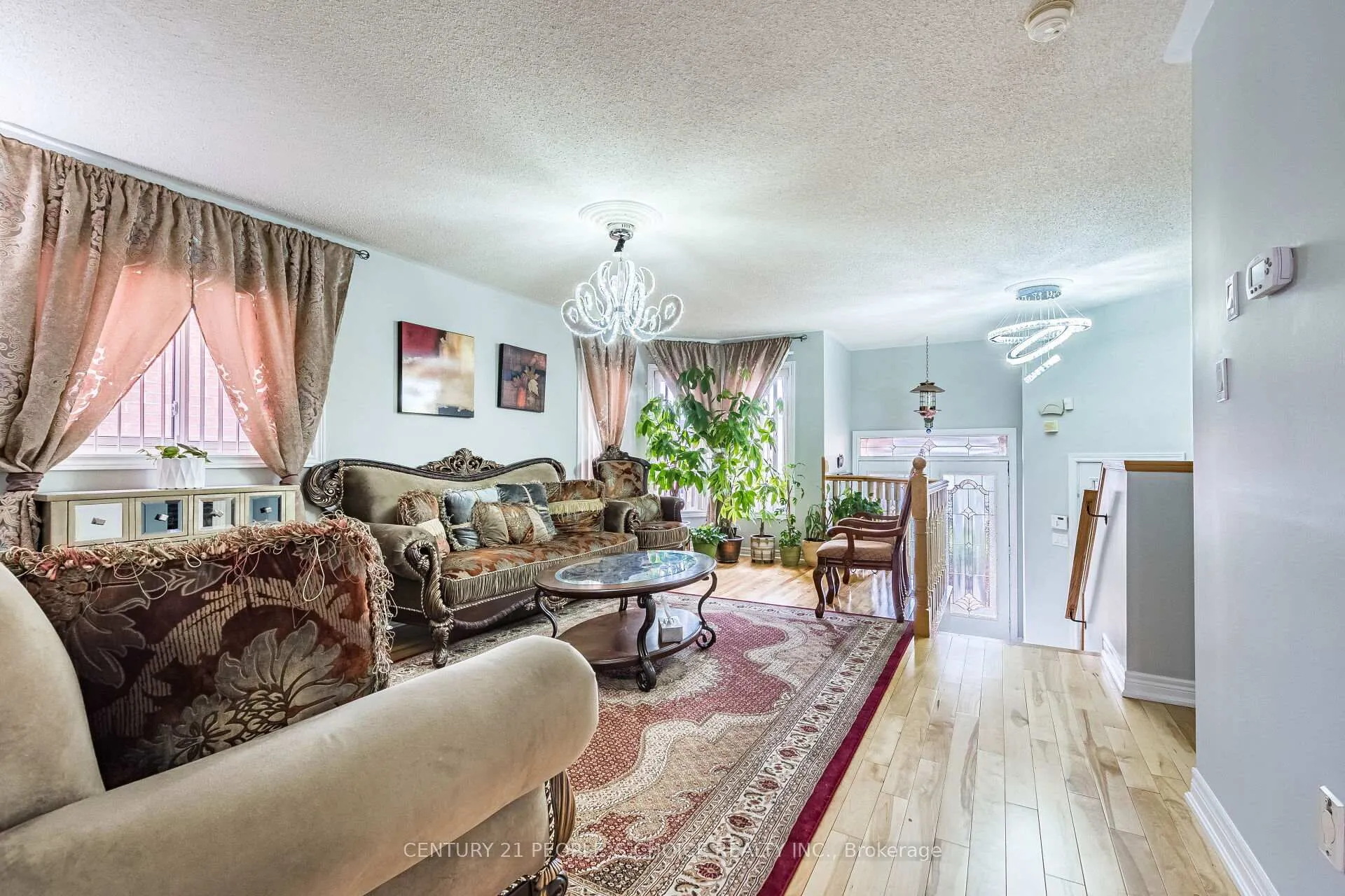 Photo 9 of 60 Red Maple Drive, Brampton, Brampton West — HOMEH