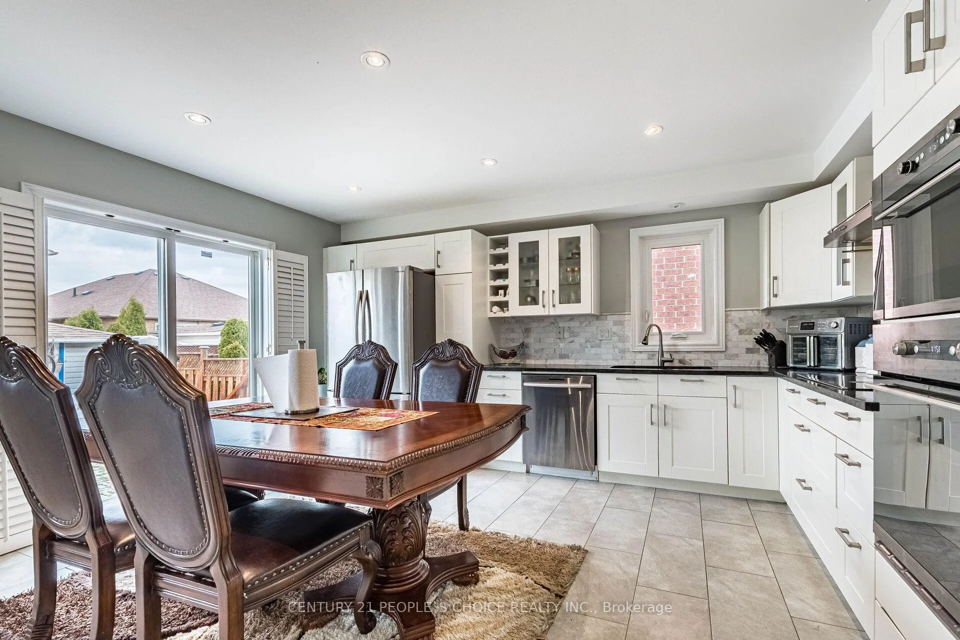 Photo 11 of 60 Red Maple Drive, Brampton, Brampton West — HOMEH