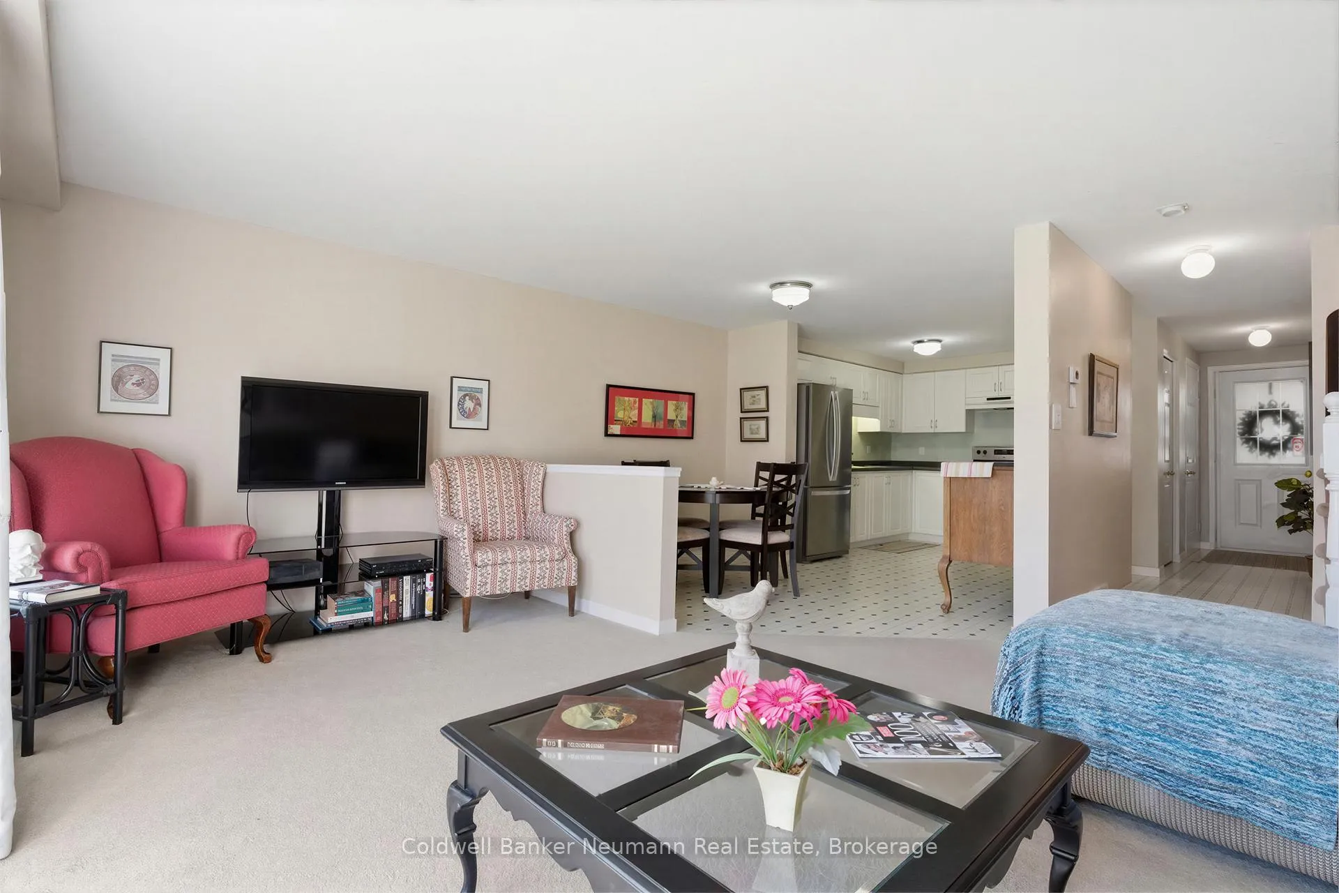 Photo 13 of 130 Donnenwerth Drive, Kitchener — HOMEH