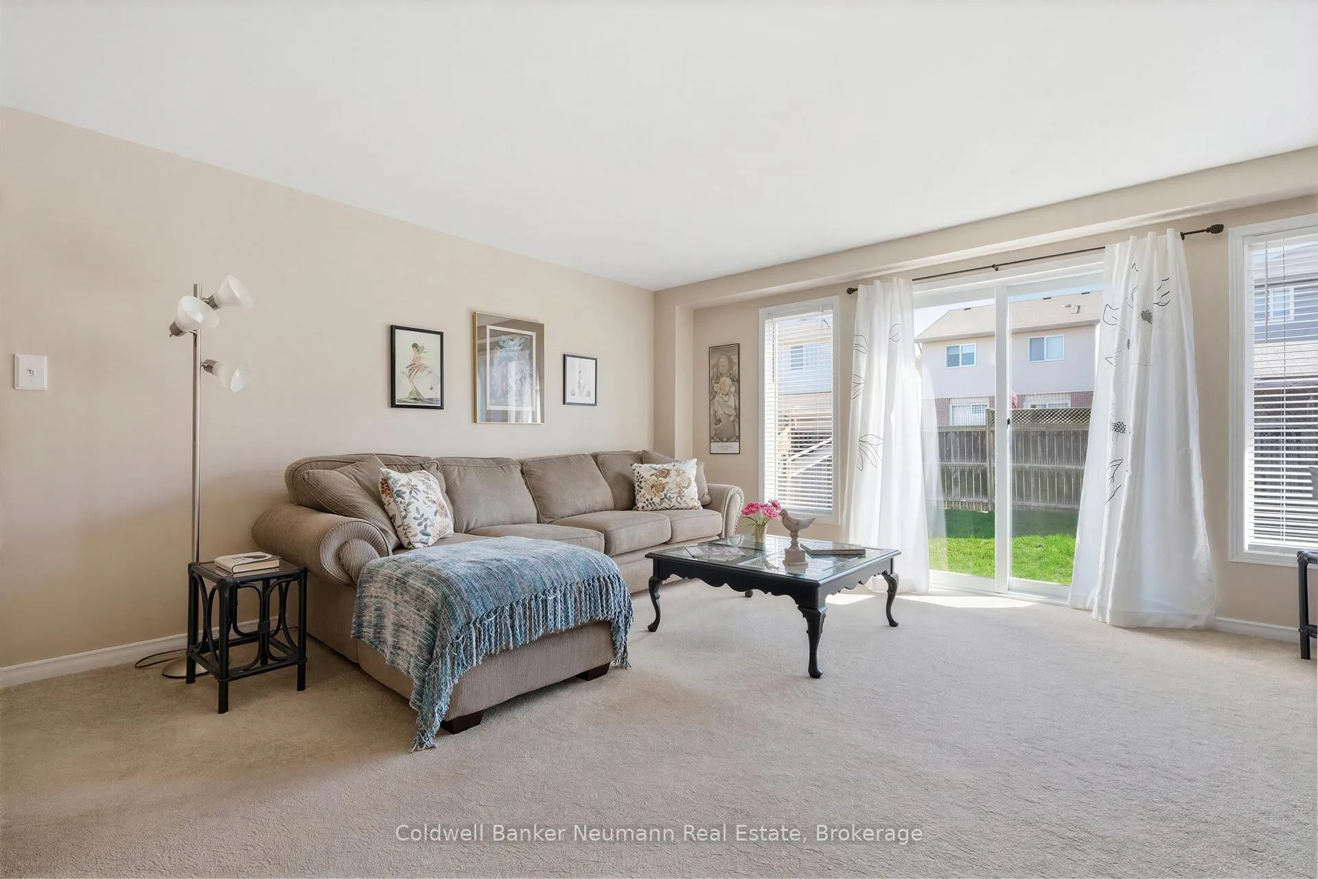 Photo 14 of 130 Donnenwerth Drive, Kitchener — HOMEH
