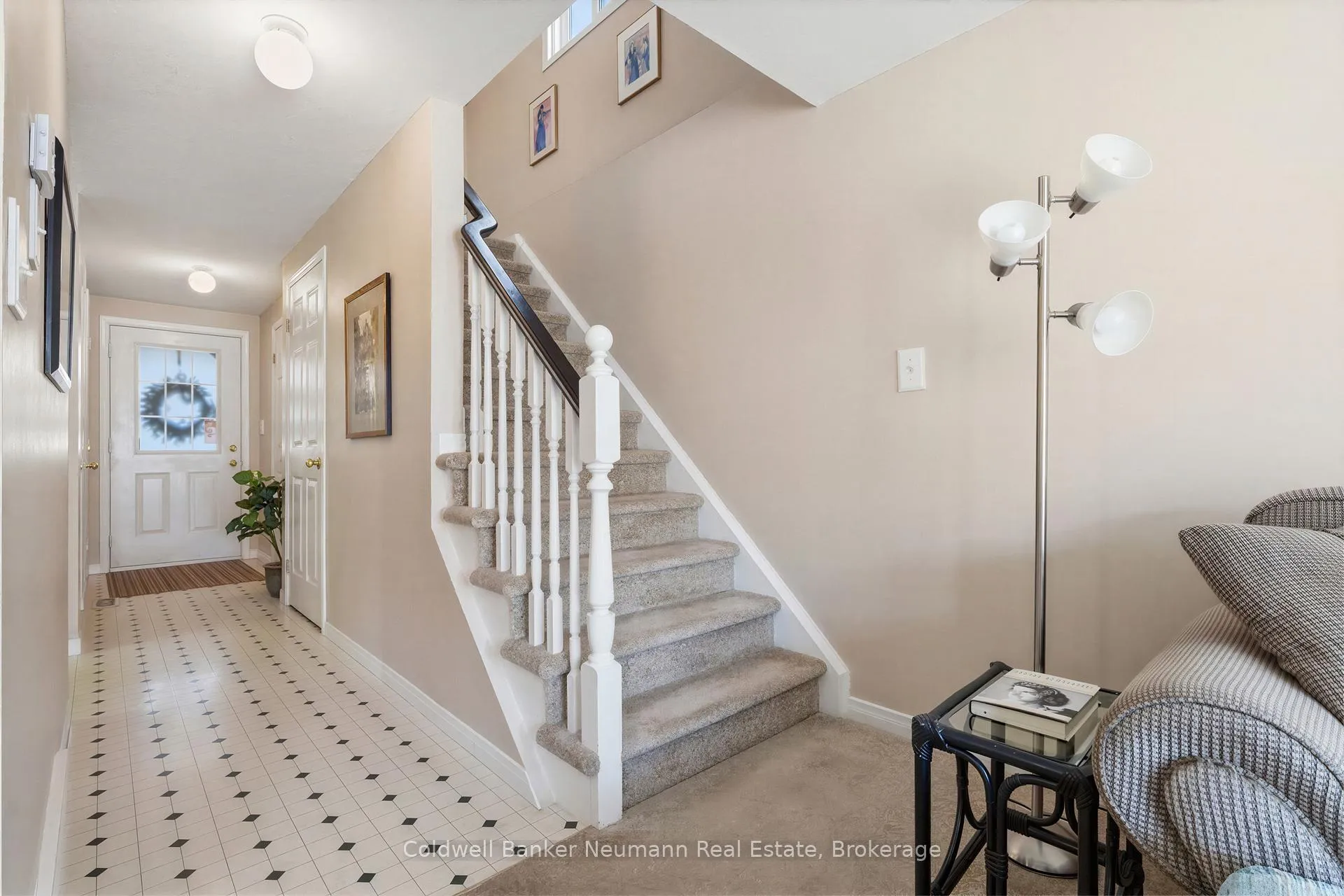 Photo 15 of 130 Donnenwerth Drive, Kitchener — HOMEH