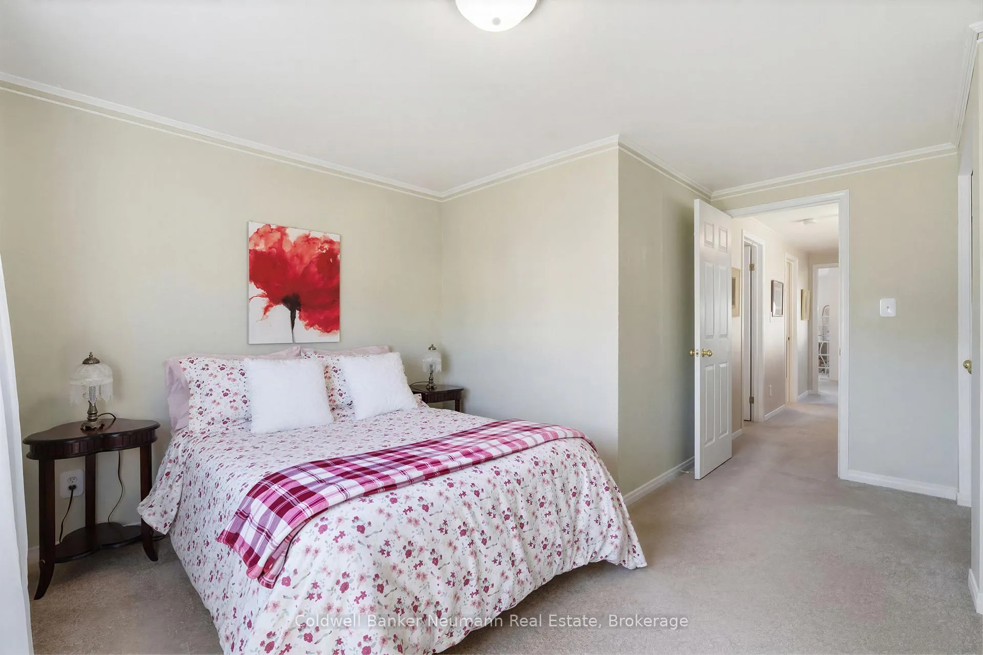 Photo 23 of 130 Donnenwerth Drive, Kitchener — HOMEH