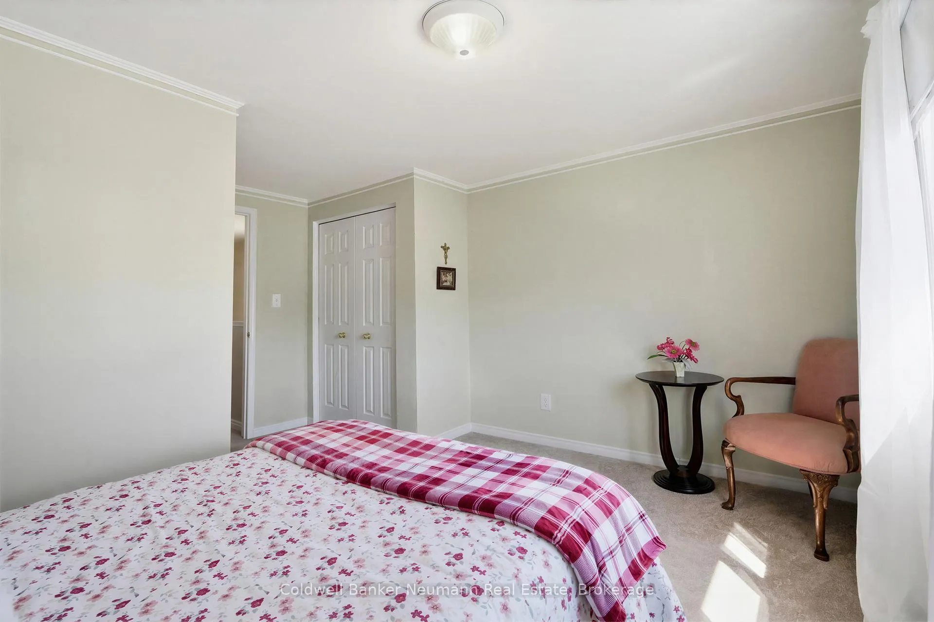Photo 24 of 130 Donnenwerth Drive, Kitchener — HOMEH
