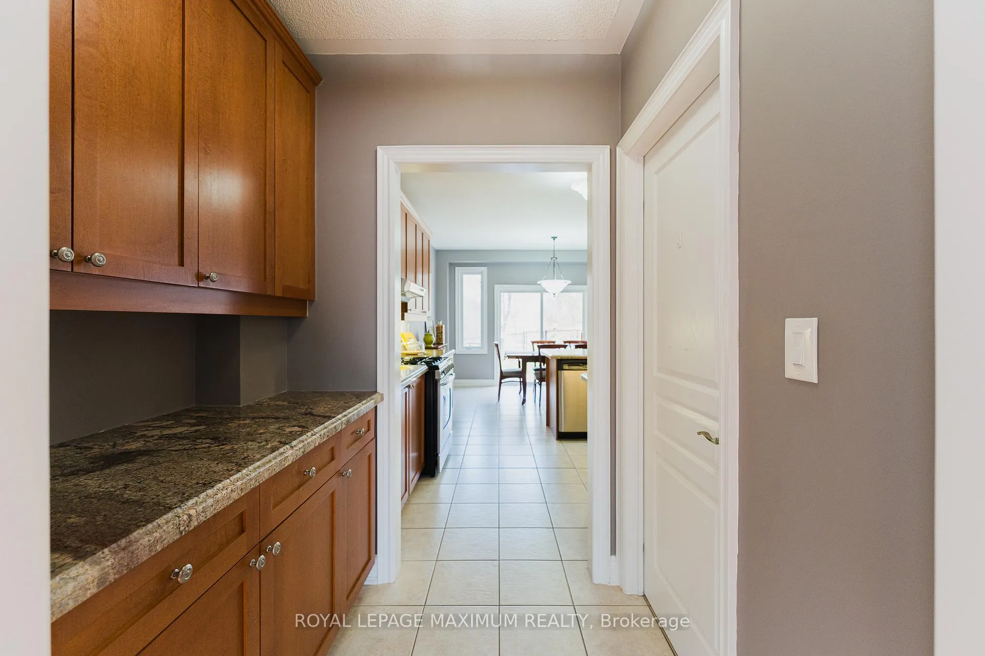 Photo 10 of 89 Silvervalley Court, Caledon, Bolton North — HOMEH