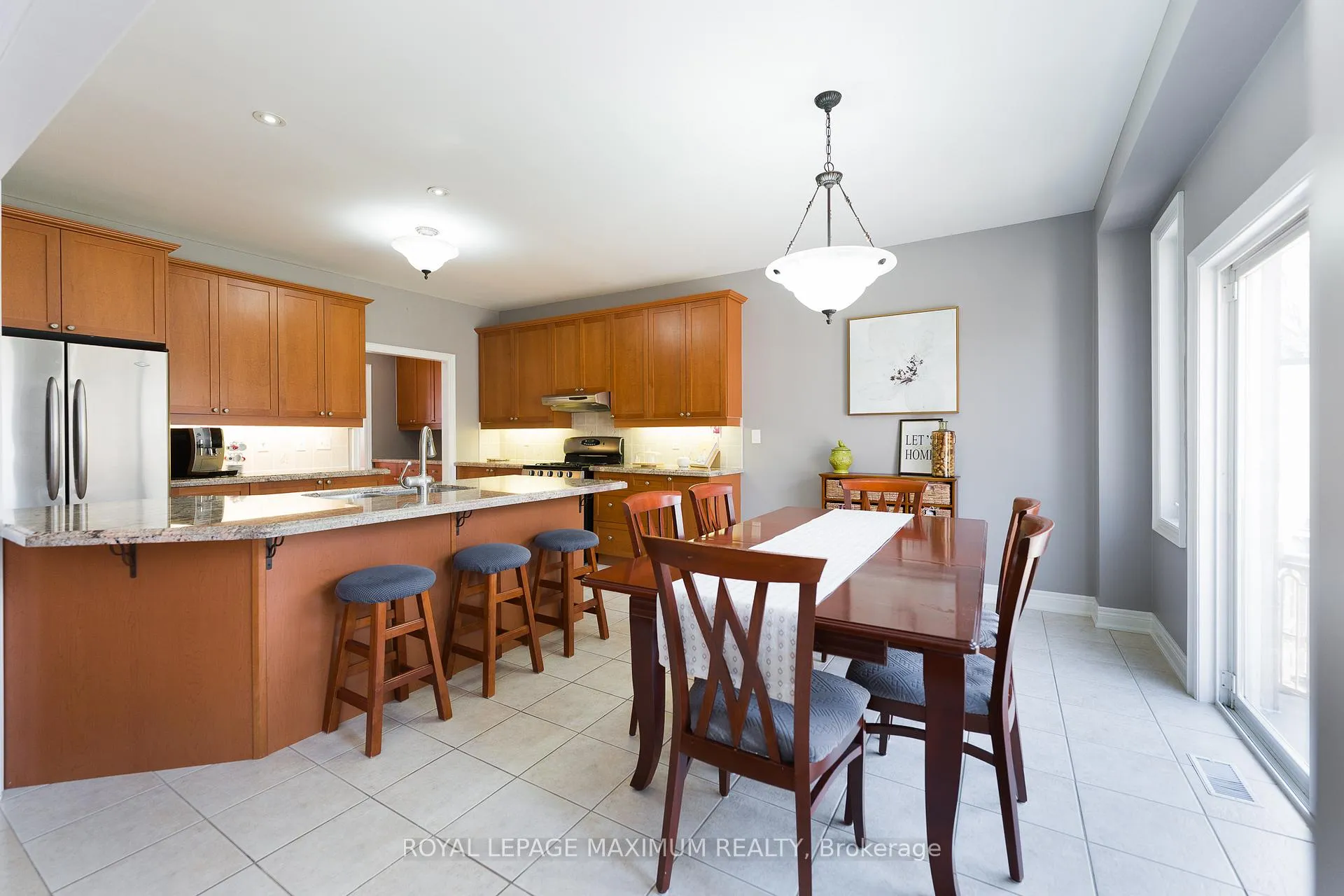 Photo 11 of 89 Silvervalley Court, Caledon, Bolton North — HOMEH