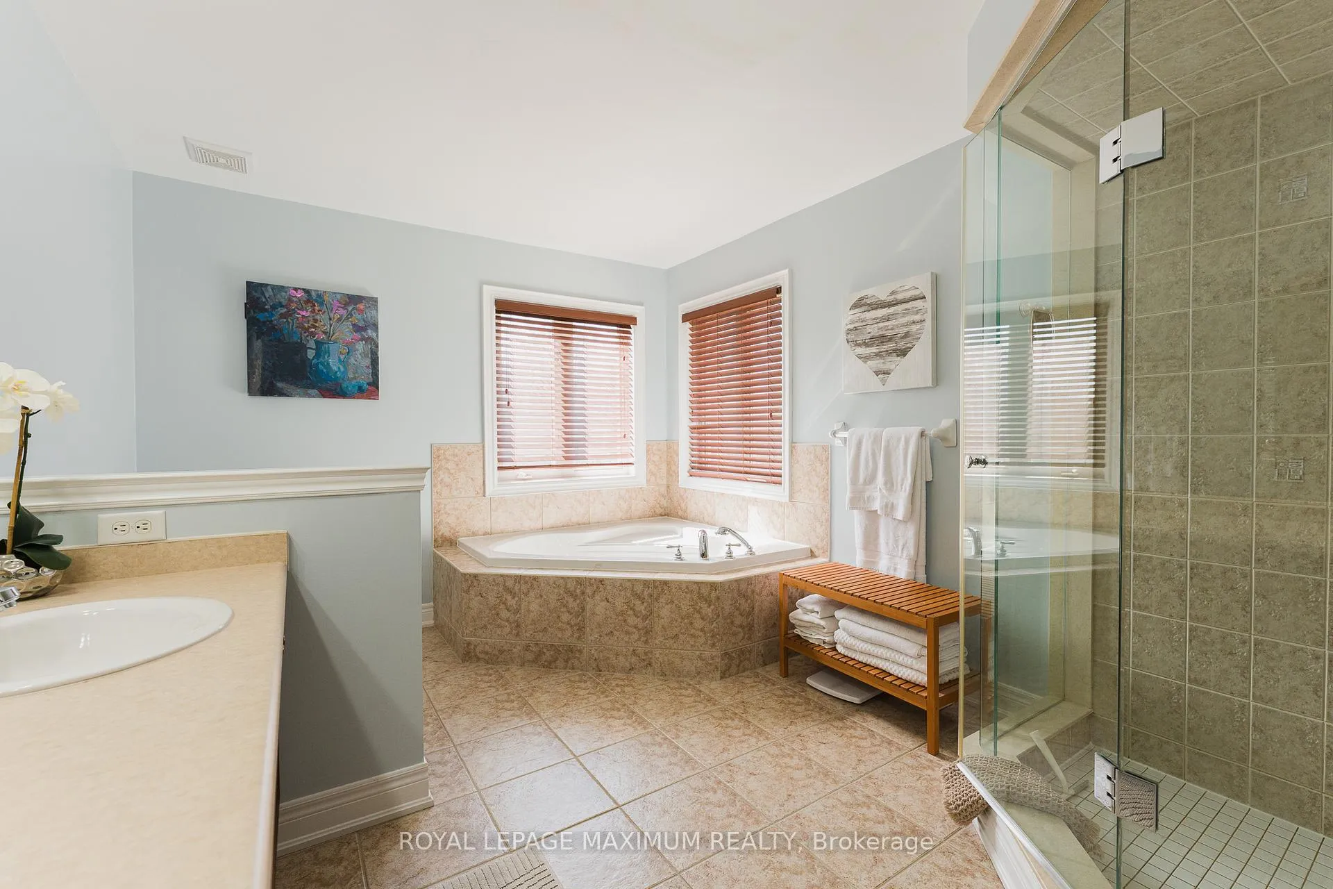 Photo 20 of 89 Silvervalley Court, Caledon, Bolton North — HOMEH