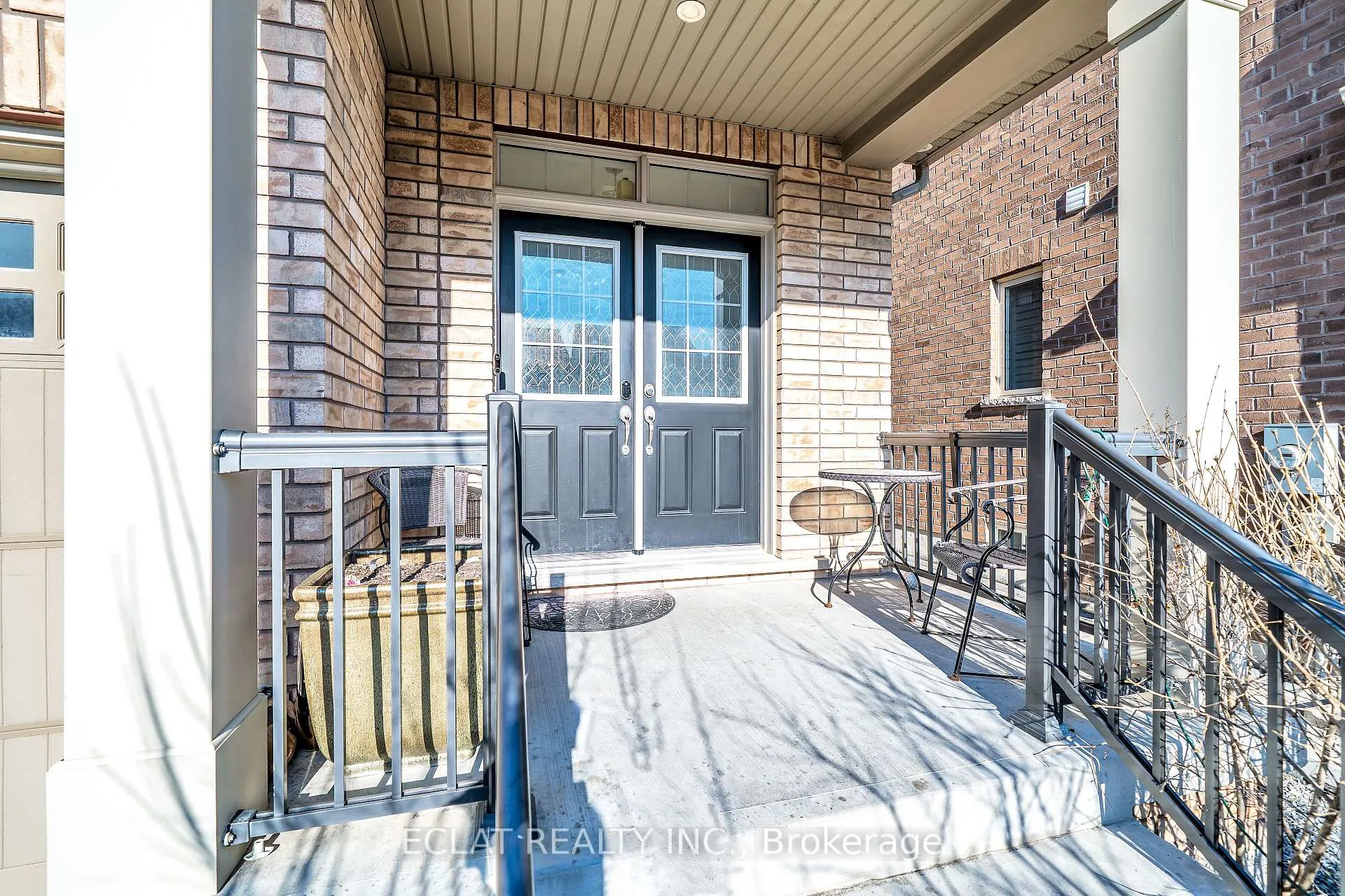 Photo 2 of 2553 Craftsman Drive, Oshawa, Windfields — HOMEH