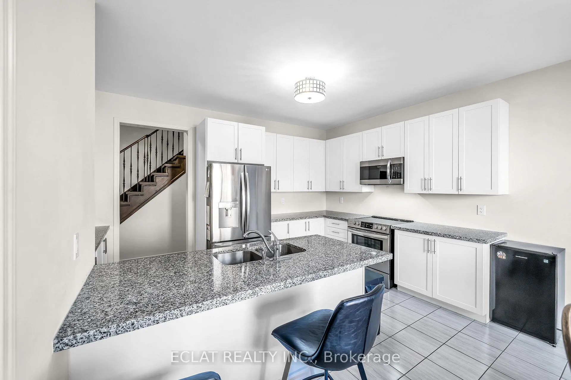 Photo 11 of 2553 Craftsman Drive, Oshawa, Windfields — HOMEH
