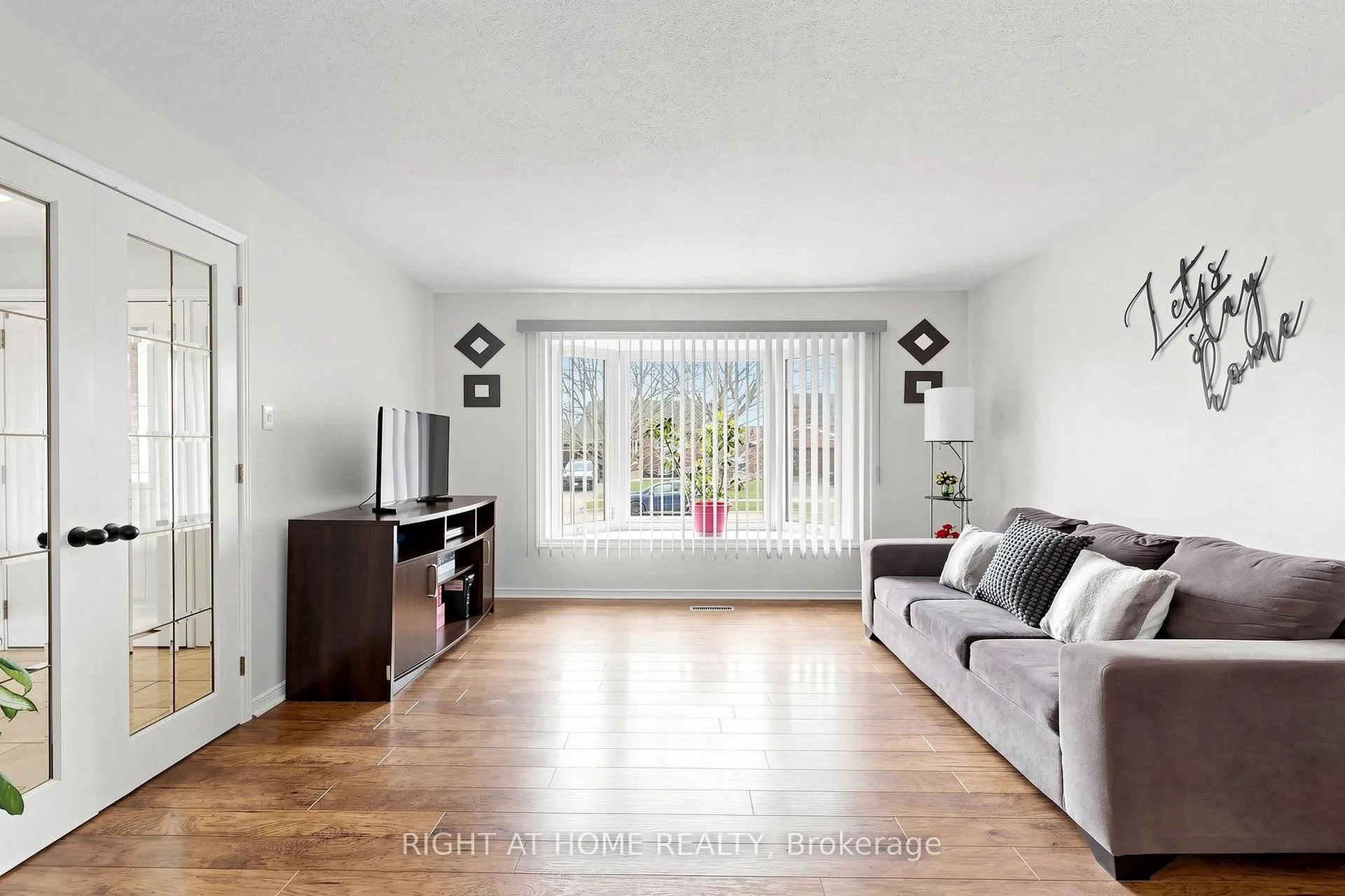 Photo 2 of 73 Pepler Place, Barrie, Sunnidale — HOMEH