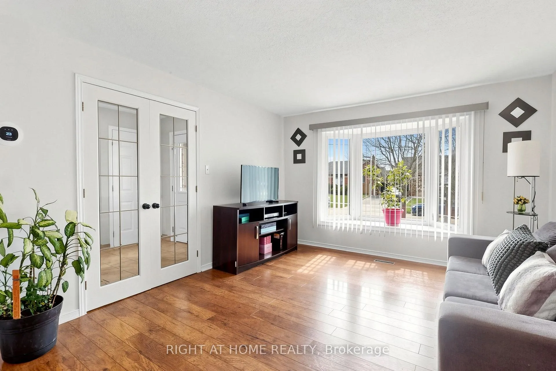 Photo 3 of 73 Pepler Place, Barrie, Sunnidale — HOMEH