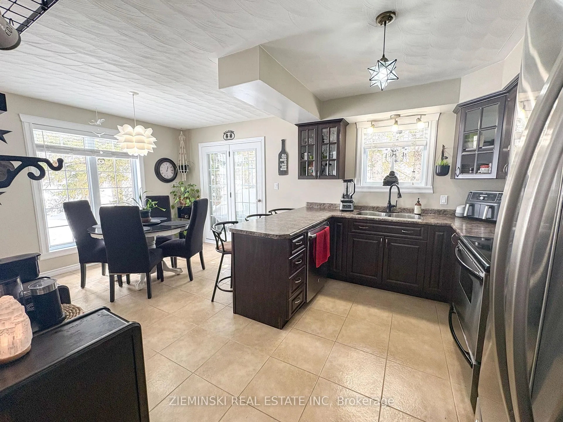 Photo 2 of 39 Sybil Ave, Cochrane — HOMEH