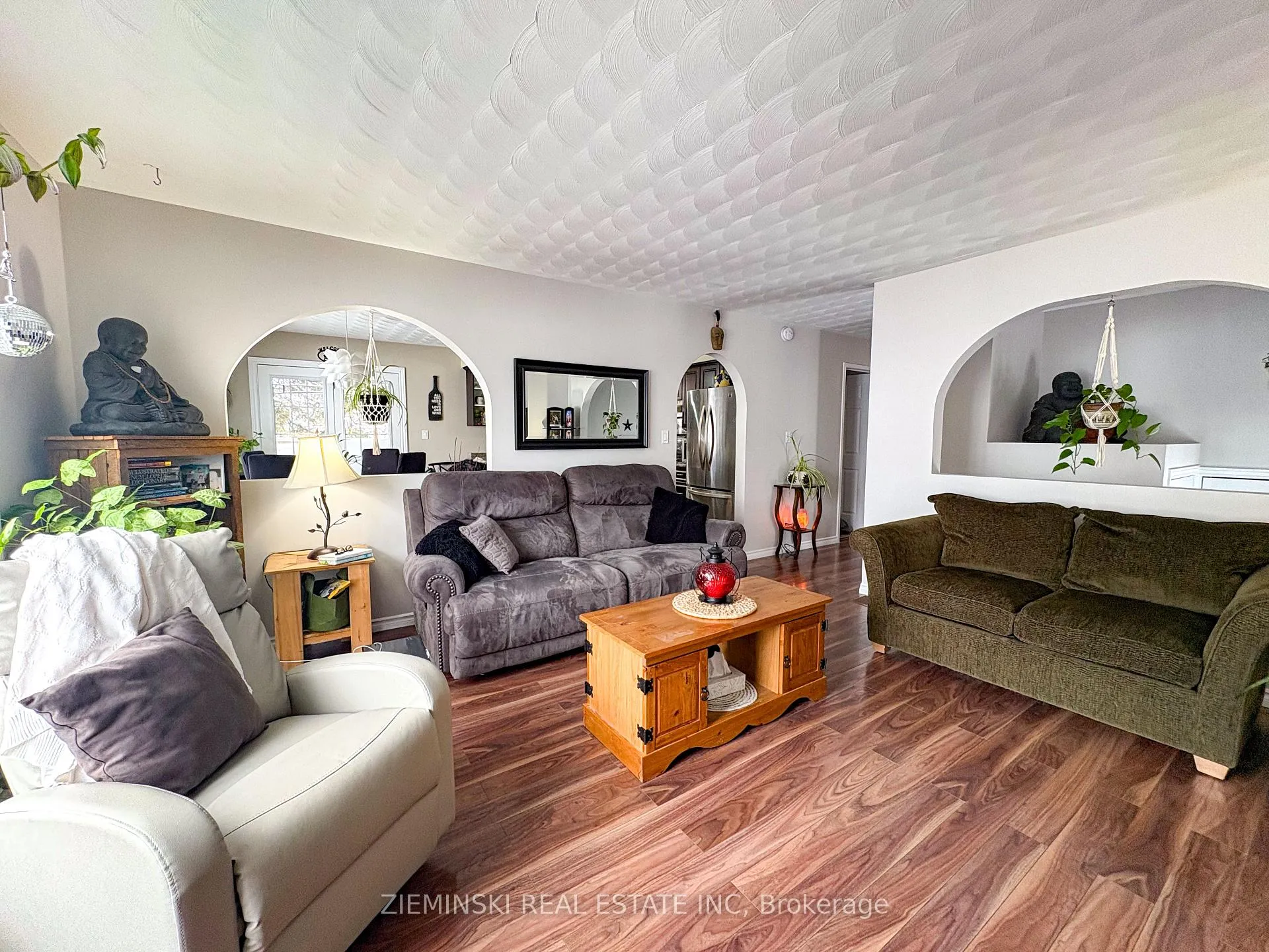 Photo 6 of 39 Sybil Ave, Cochrane — HOMEH
