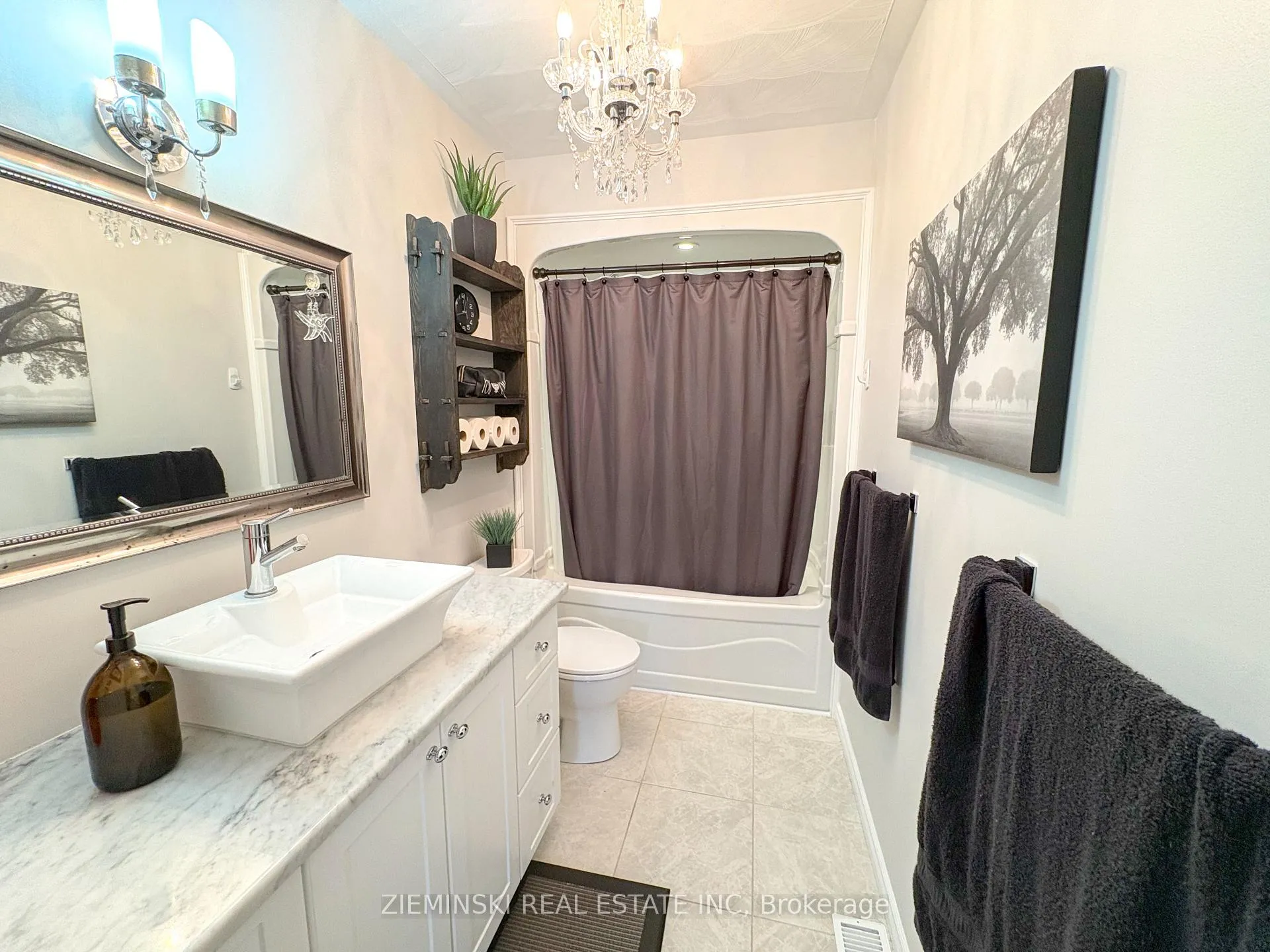 Photo 9 of 39 Sybil Ave, Cochrane — HOMEH