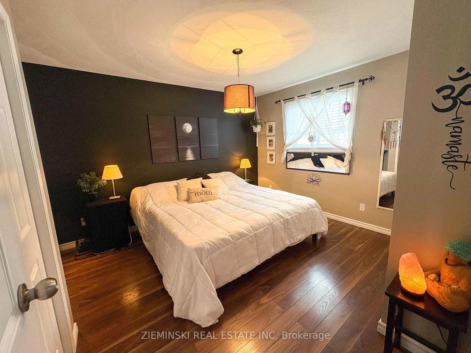 Photo 10 of 39 Sybil Ave, Cochrane — HOMEH