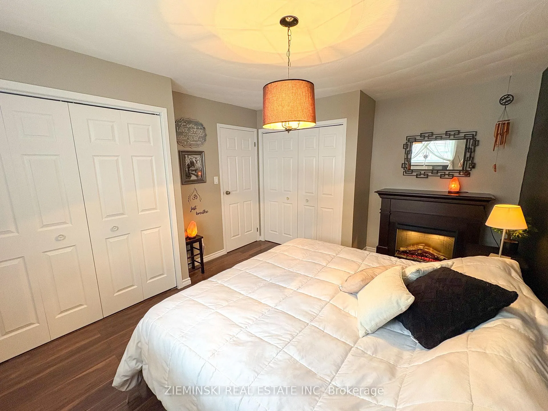 Photo 11 of 39 Sybil Ave, Cochrane — HOMEH