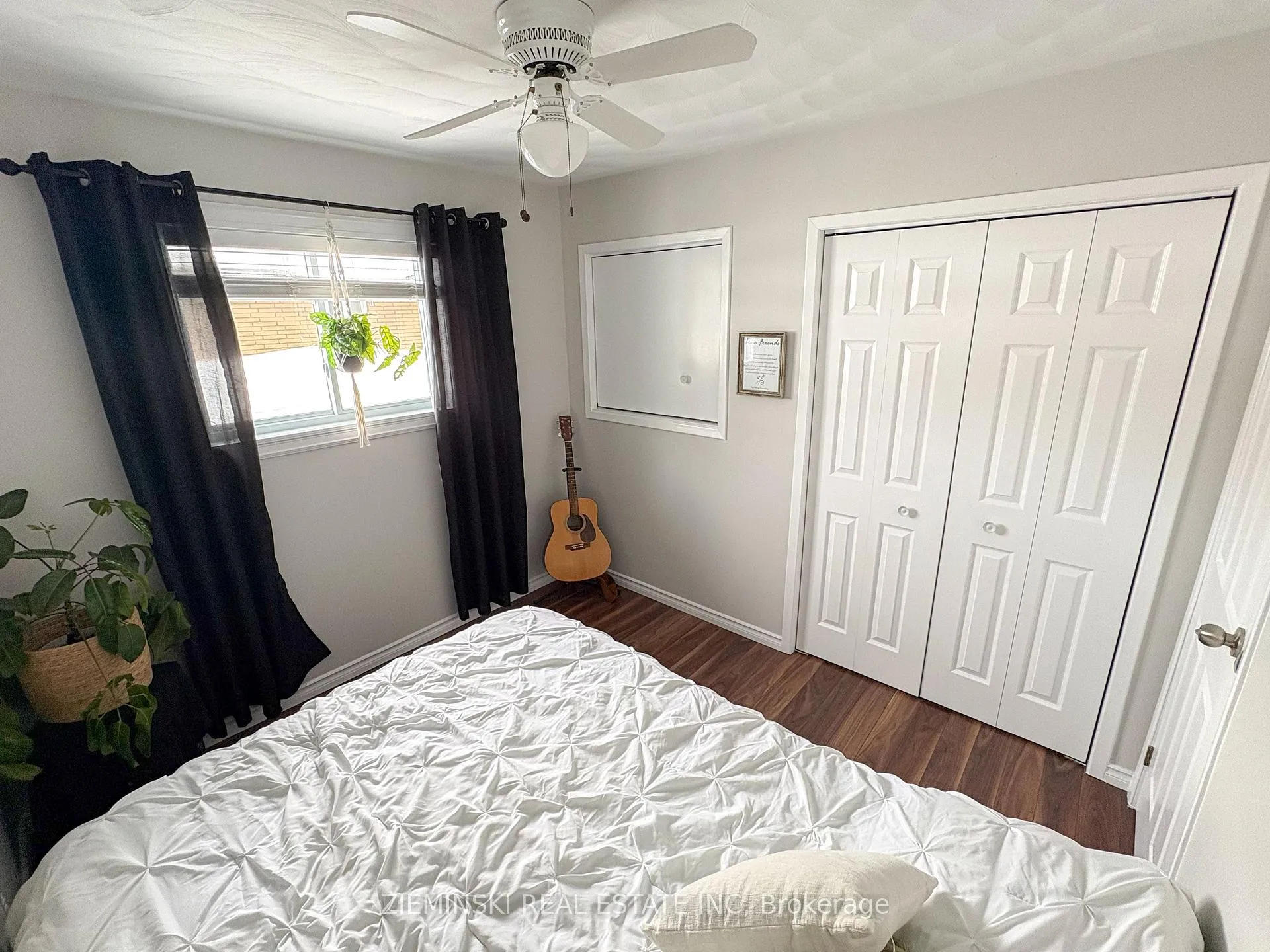 Photo 13 of 39 Sybil Ave, Cochrane — HOMEH