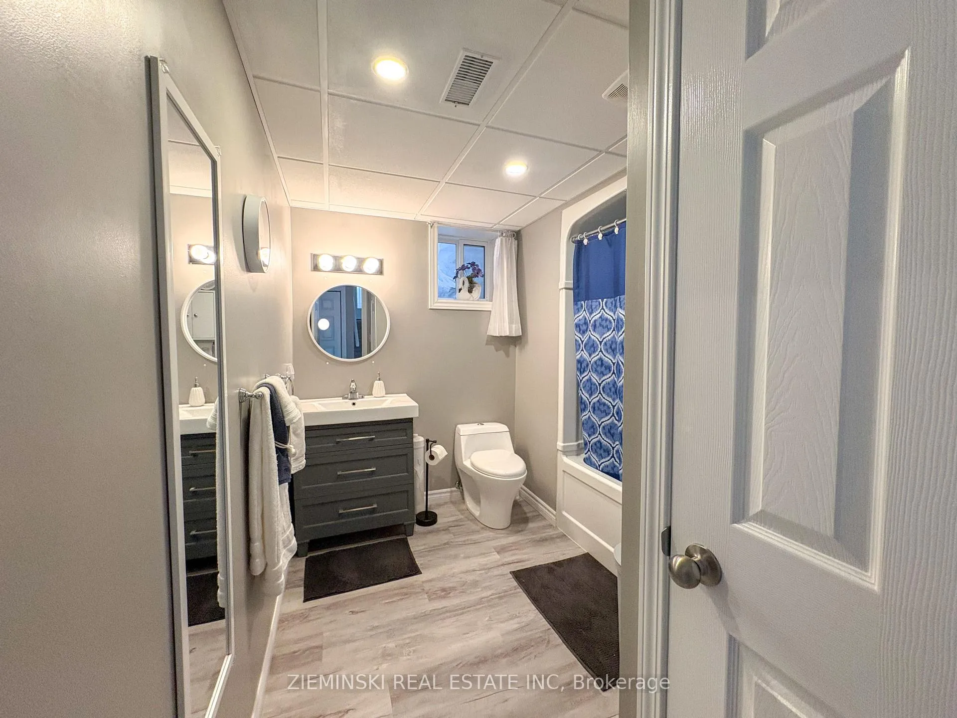Photo 22 of 39 Sybil Ave, Cochrane — HOMEH