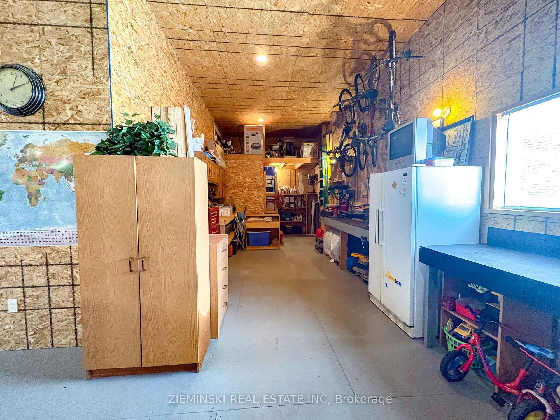 Photo 27 of 39 Sybil Ave, Cochrane — HOMEH