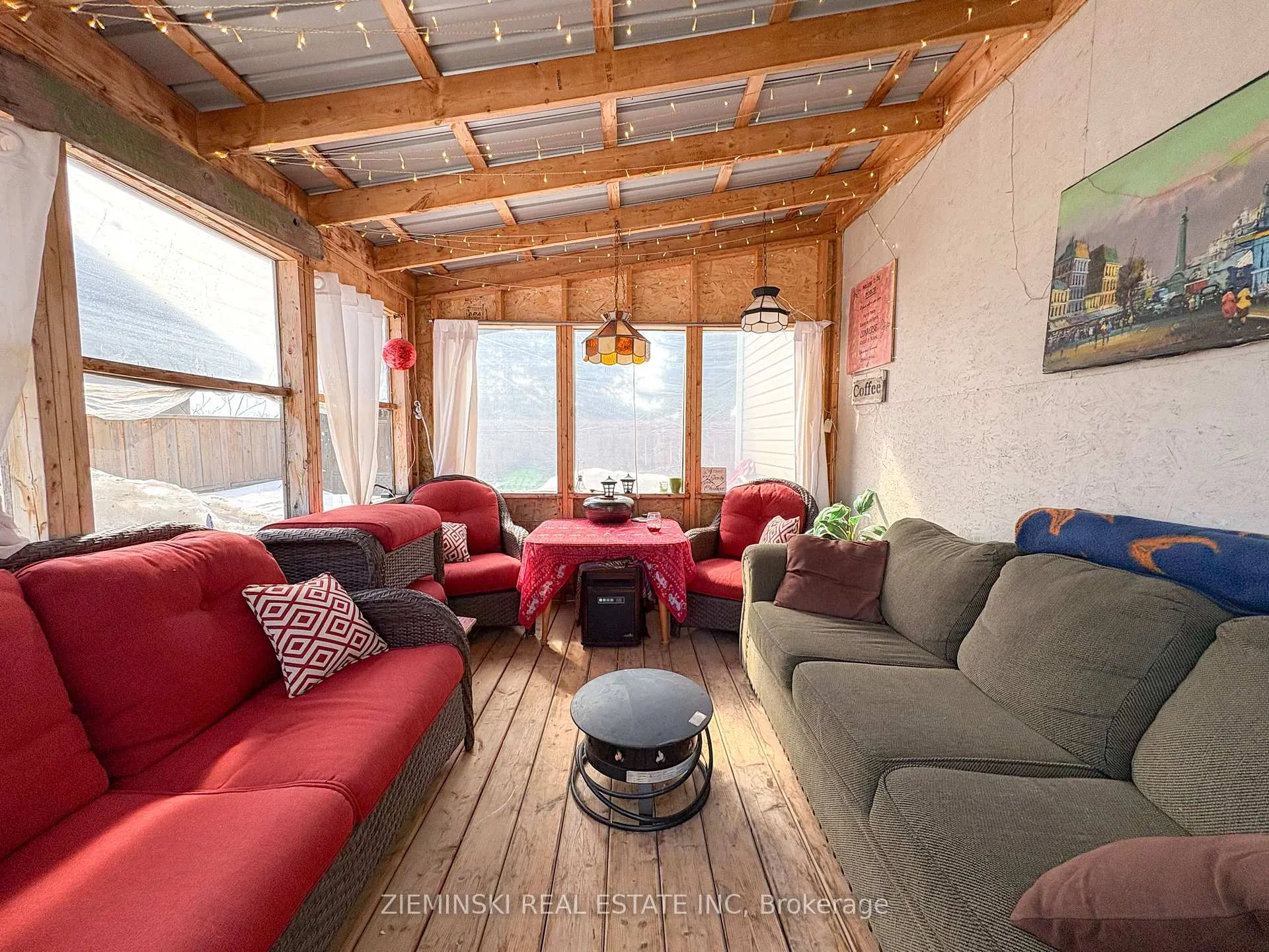 Photo 30 of 39 Sybil Ave, Cochrane — HOMEH